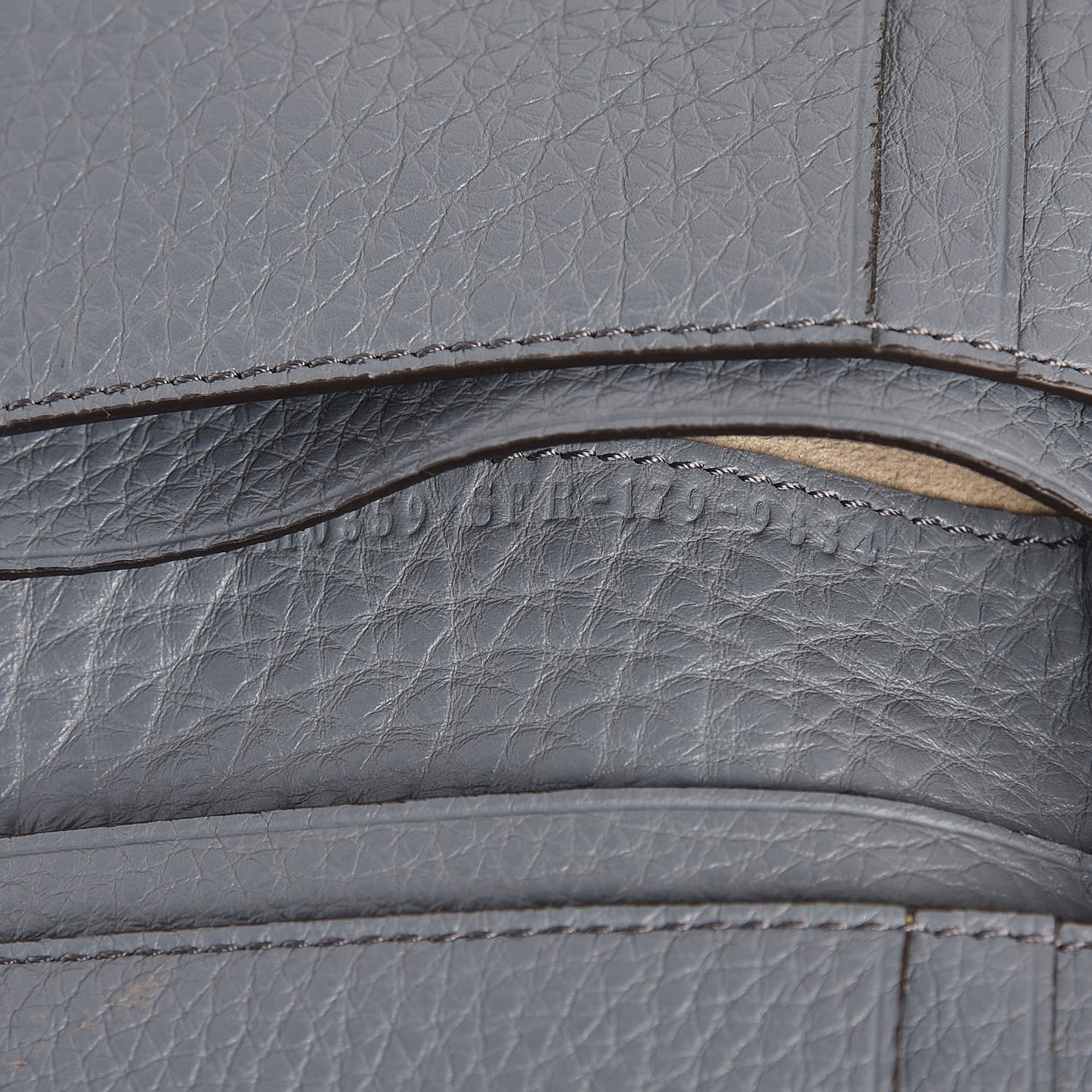 Cuoio Romano Selleria Medium Peekaboo Wallet Nube