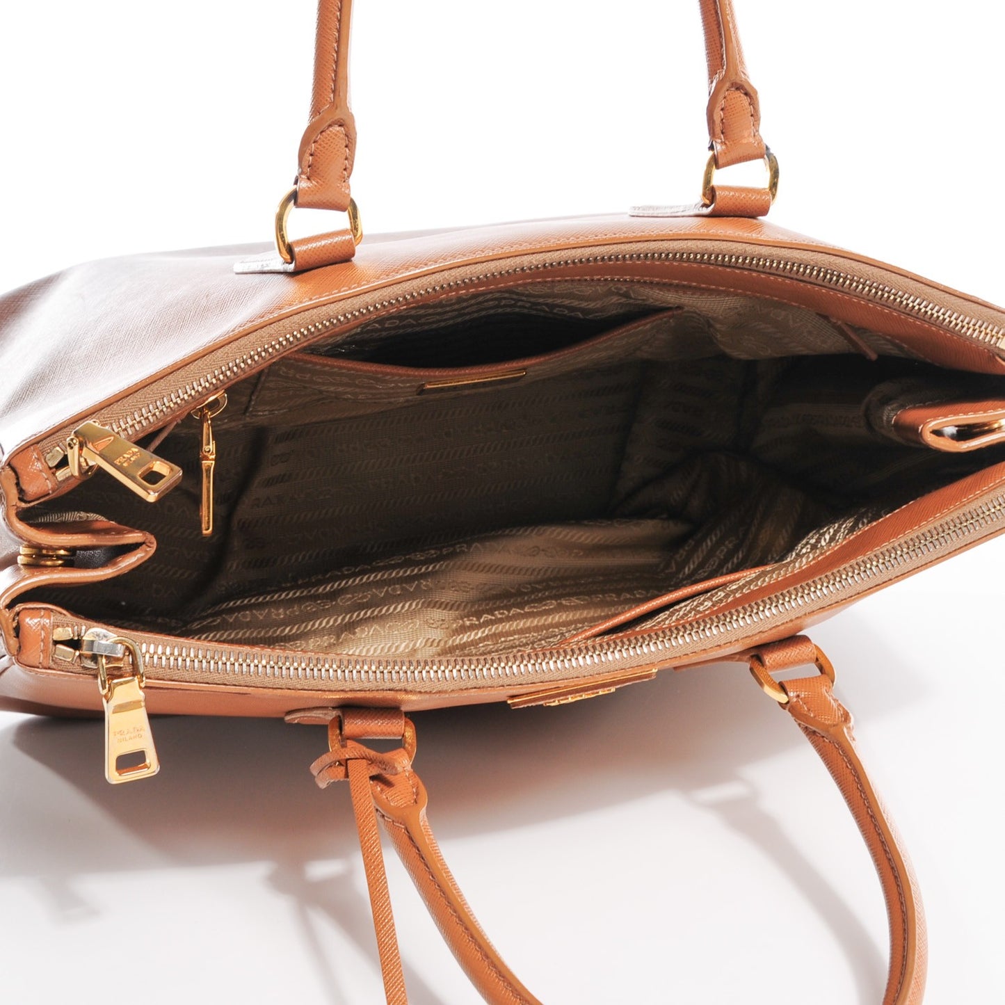 Saffiano Medium Galleria Double Zip Tote Caramel