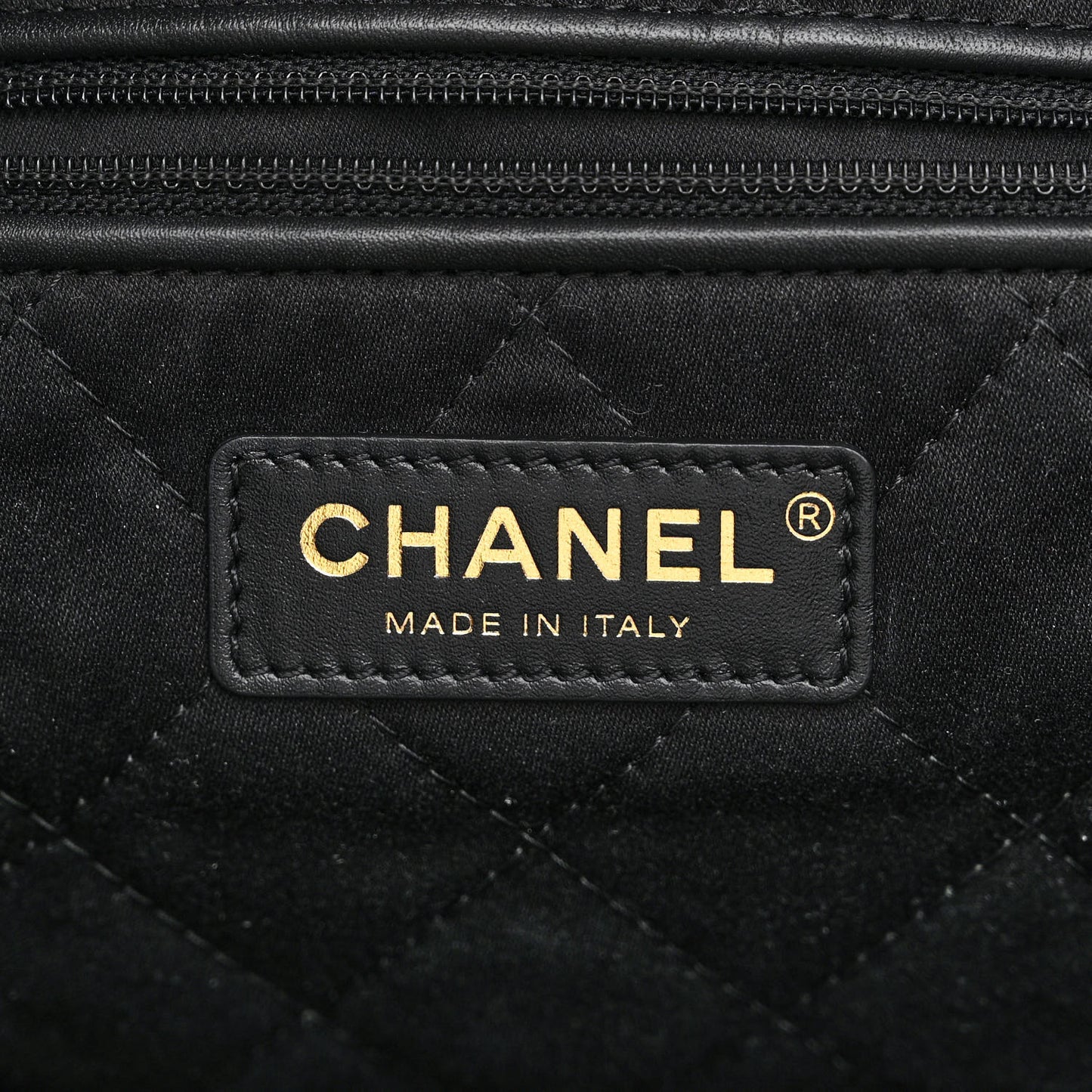 Shiny Calfskin Quilted Chanel 22 Black