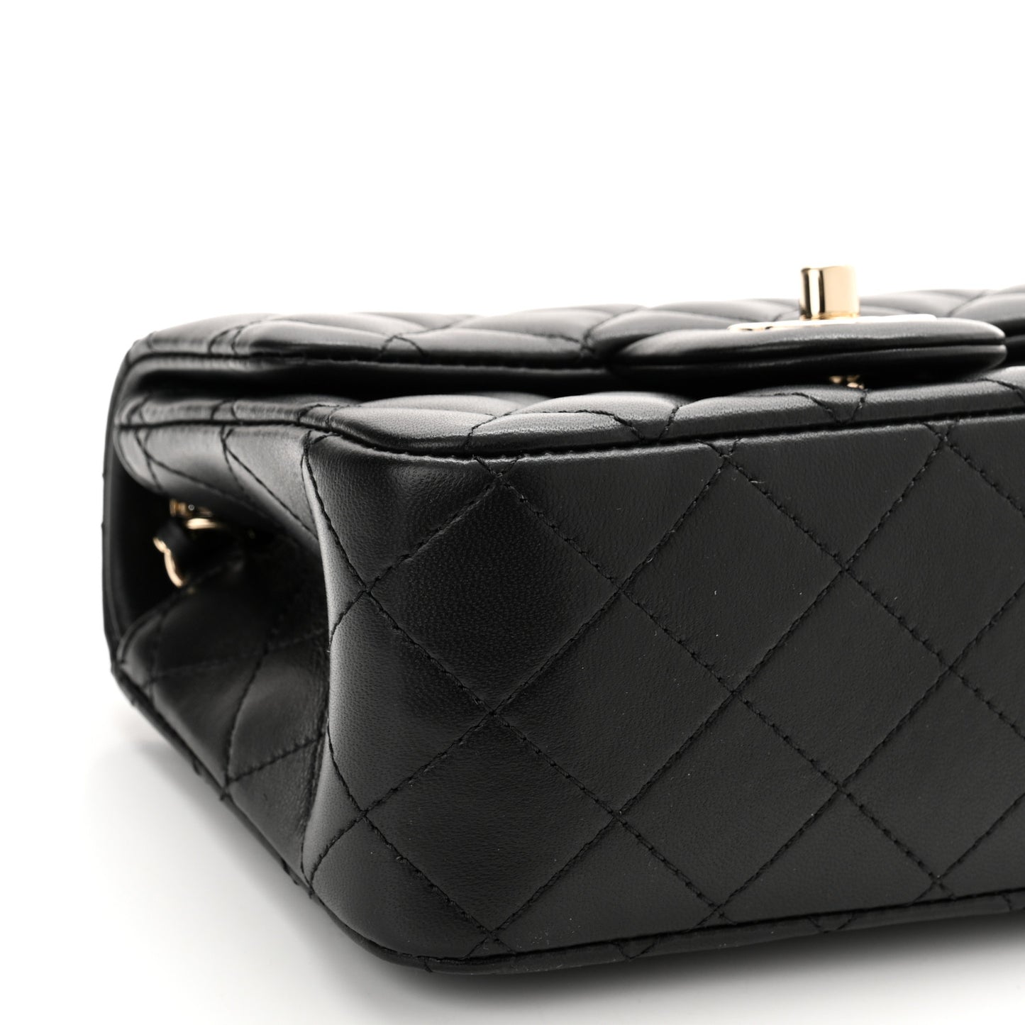 Lambskin Quilted Enamel Mini Pearl Crush Flap Black