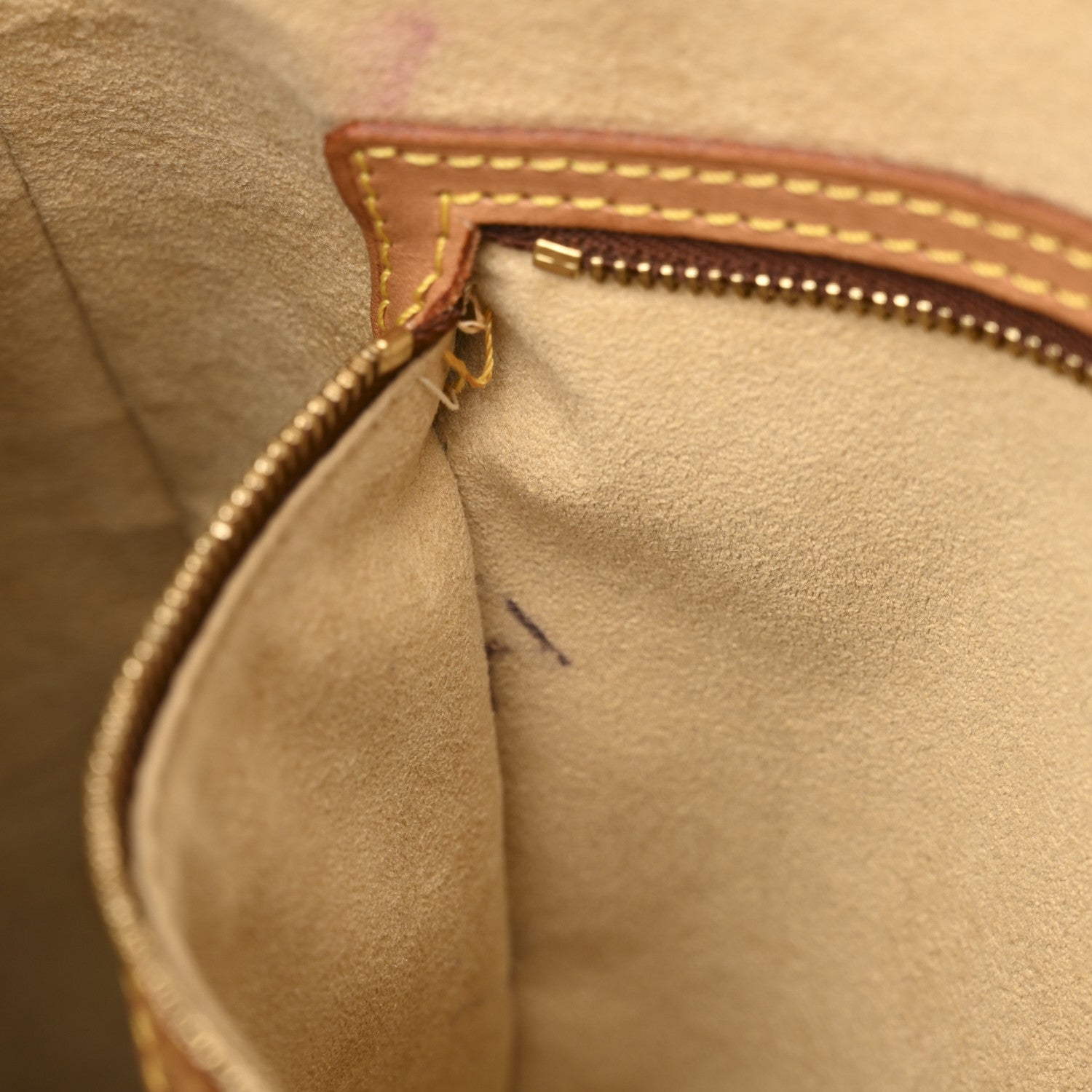 Louis Vuitton Monogram Looping GM 10 of 13