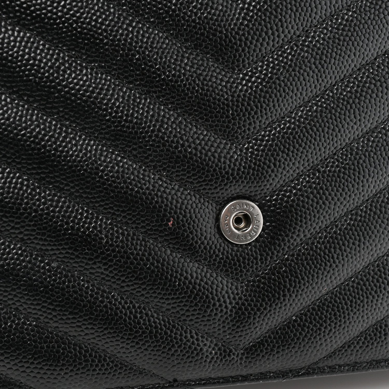 Saint Laurent Grain De Poudre Matelasse Chevron Monogram Monochrome Envelope Chain Wallet Black 16 of 20