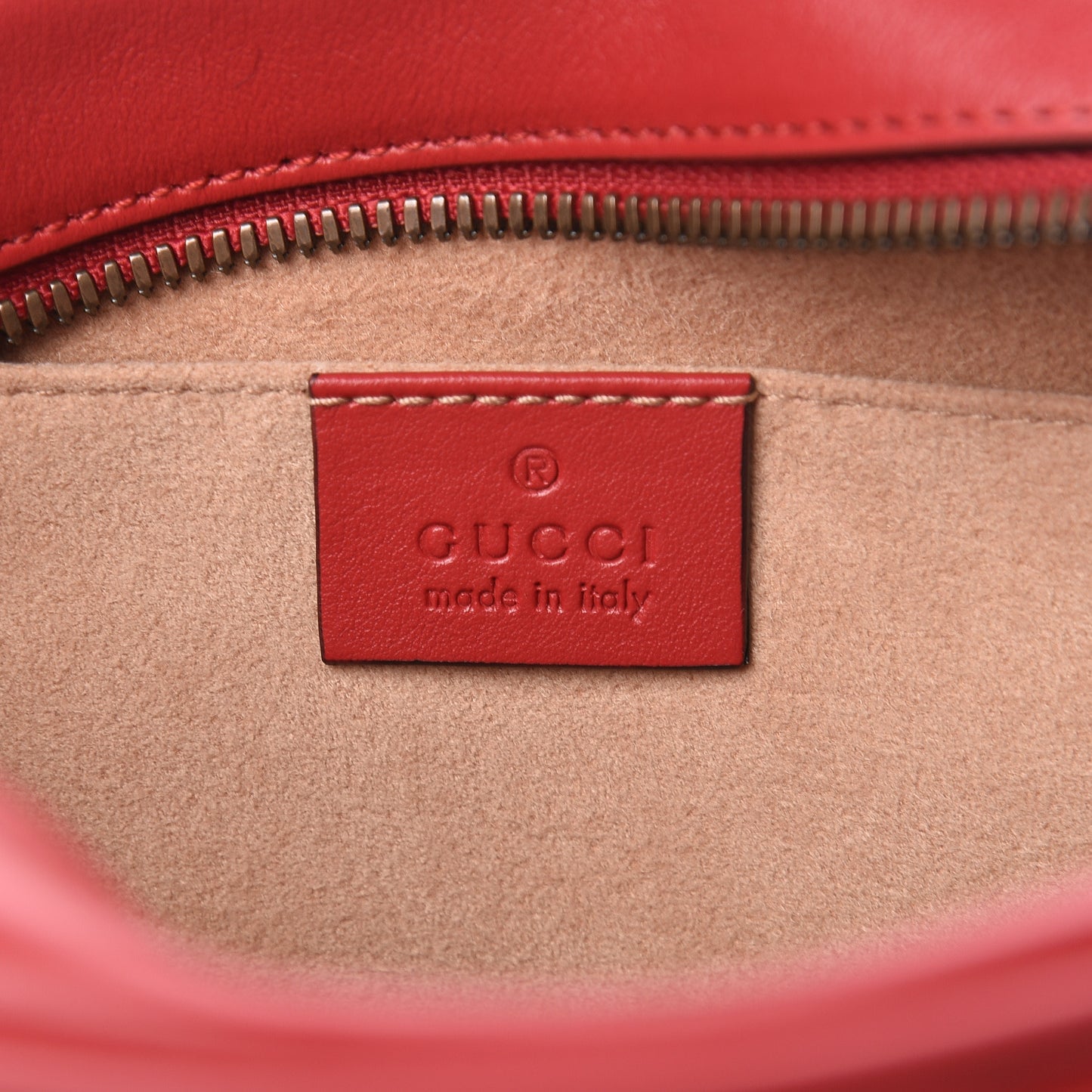 Calfskin Matelasse Small GG Marmont Chain Shoulder Bag Hibiscus Red