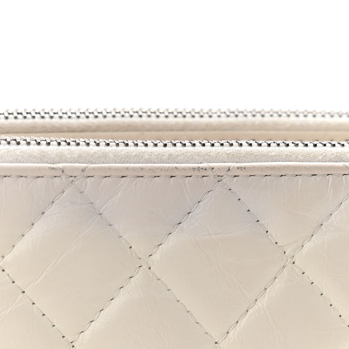 Aged Calfskin Quilted Small Gabrielle Clutch With Chain White Black