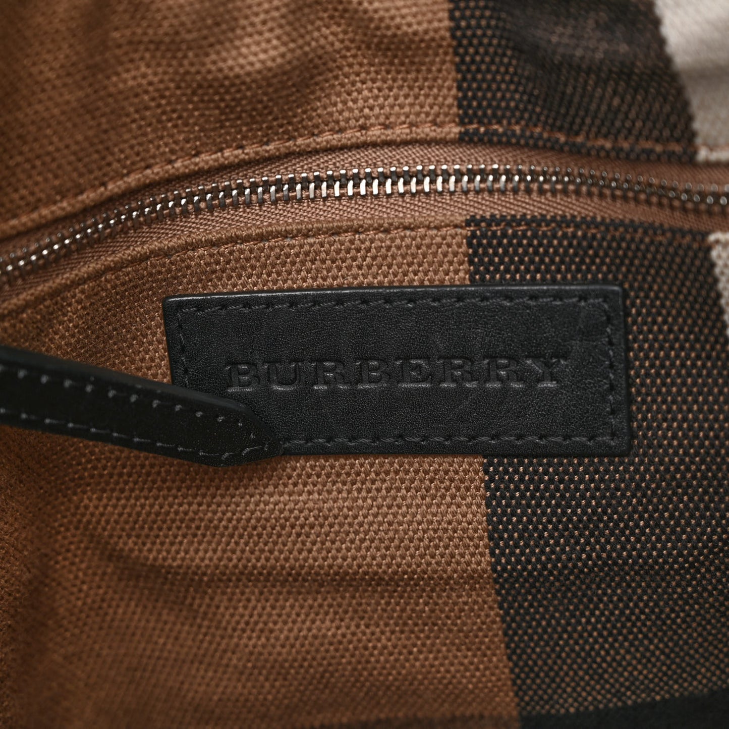 Grainy Calfskin House Check Medium Maidstone Black