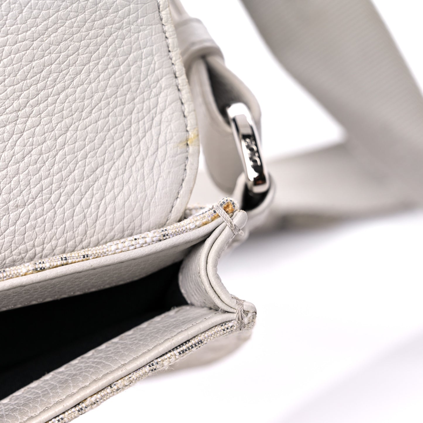 Oblique Saddle Messenger Pouch Beige