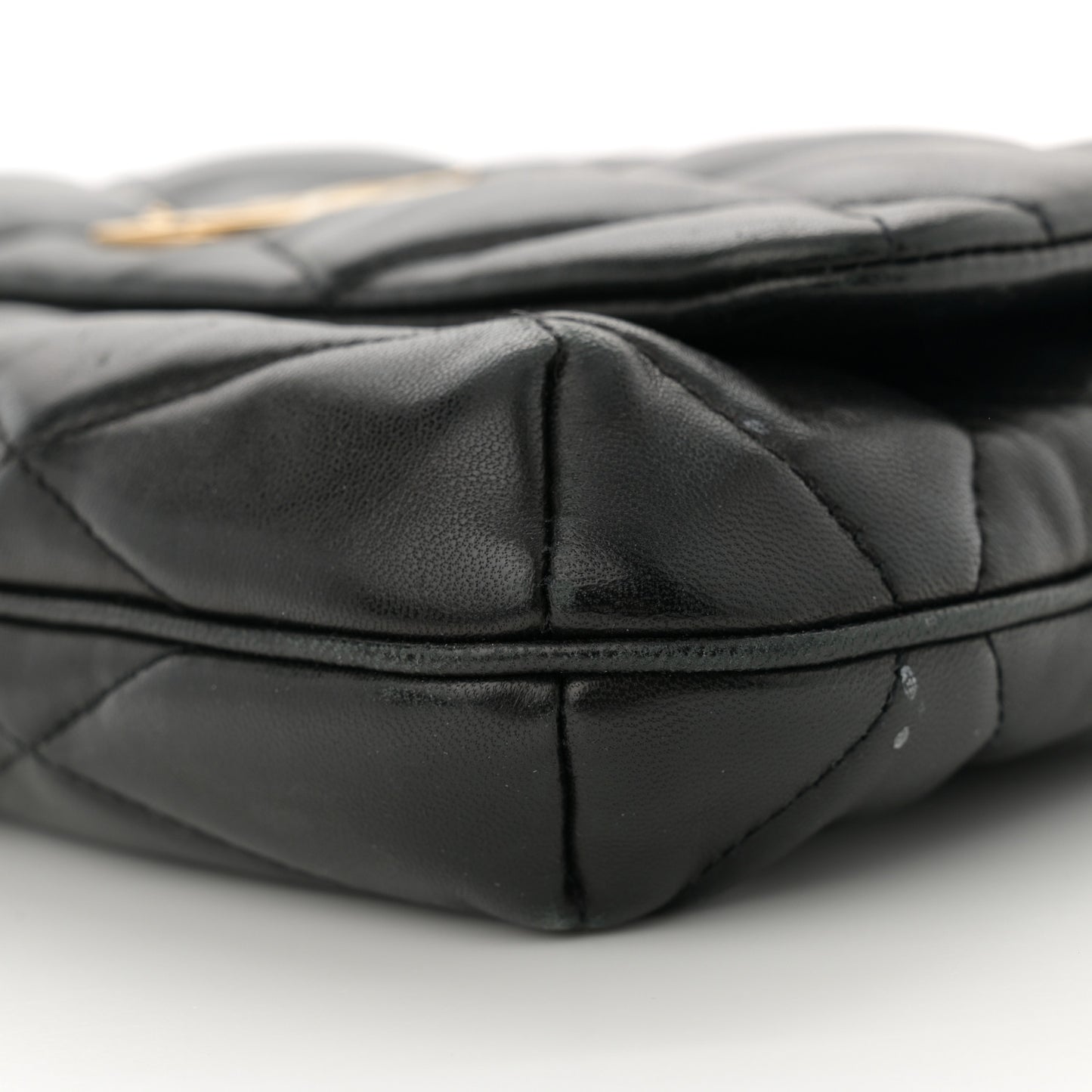 Lambskin Quilted Le 57 Diamond Shoulder Bag Black