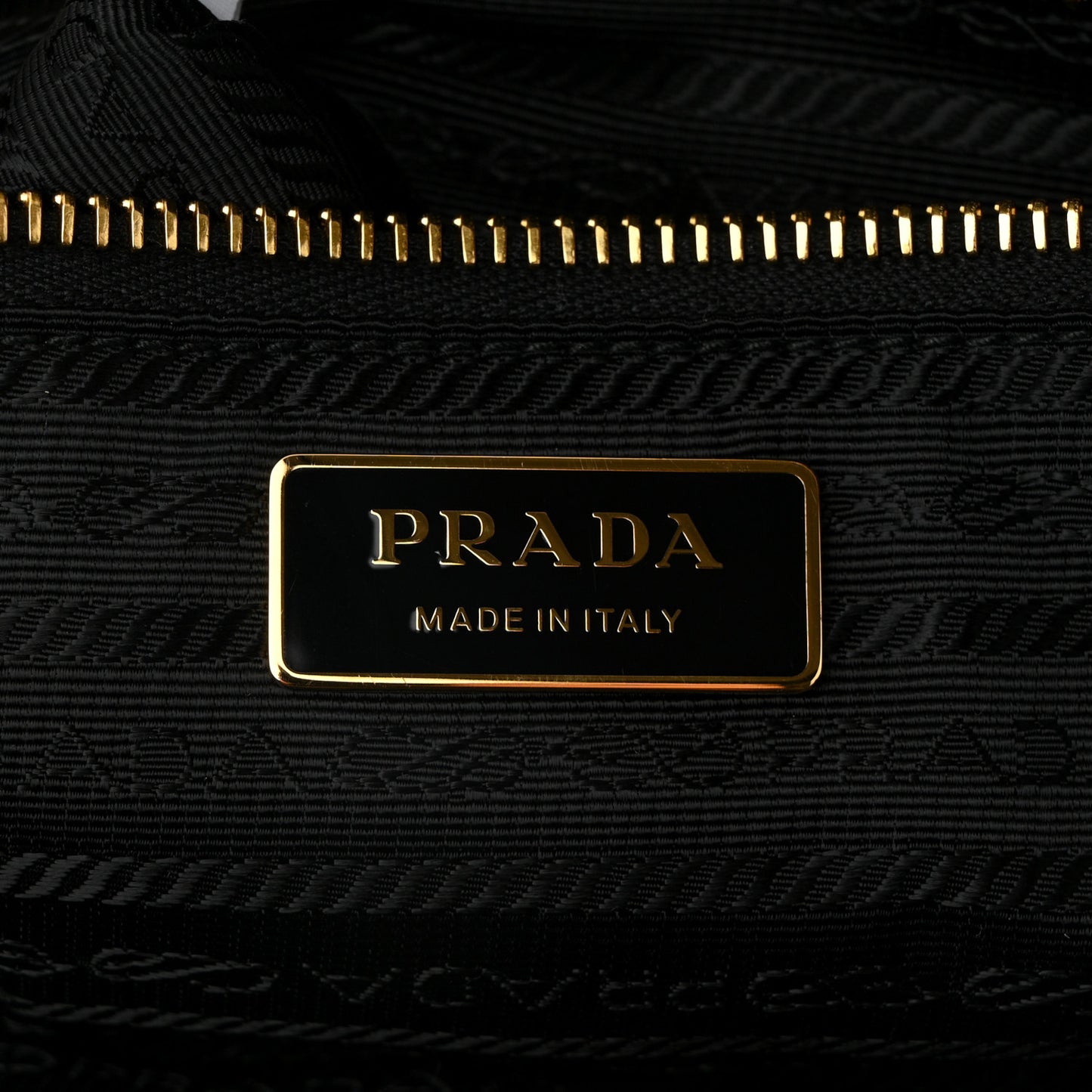 Re-Nylon Impunturato Saffiano Triangle Stitched Re-Edition 1995 Chaine Large Shoulder Bag Black