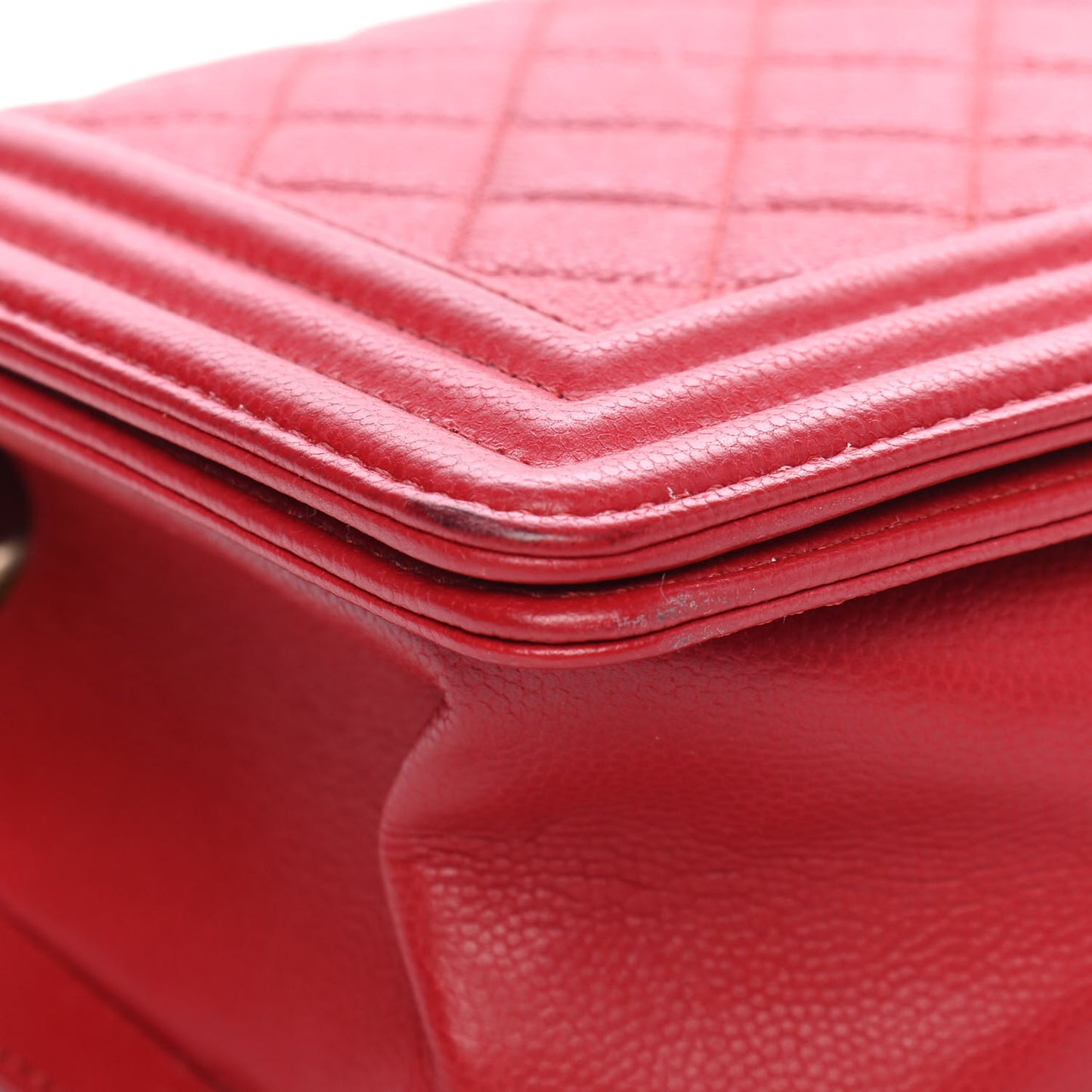 Caviar Quilted Medium Boy Flap Red