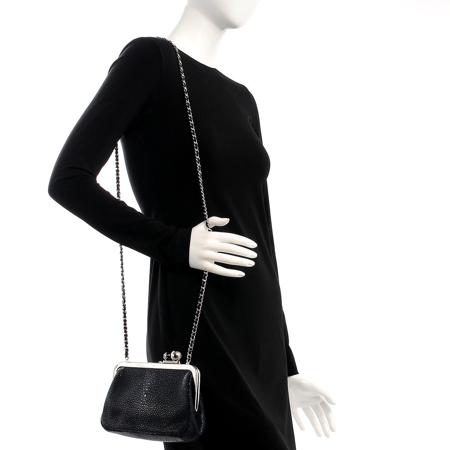 Chanel Stingray Degrade Frame Clutch Navy Blue 2 of 7