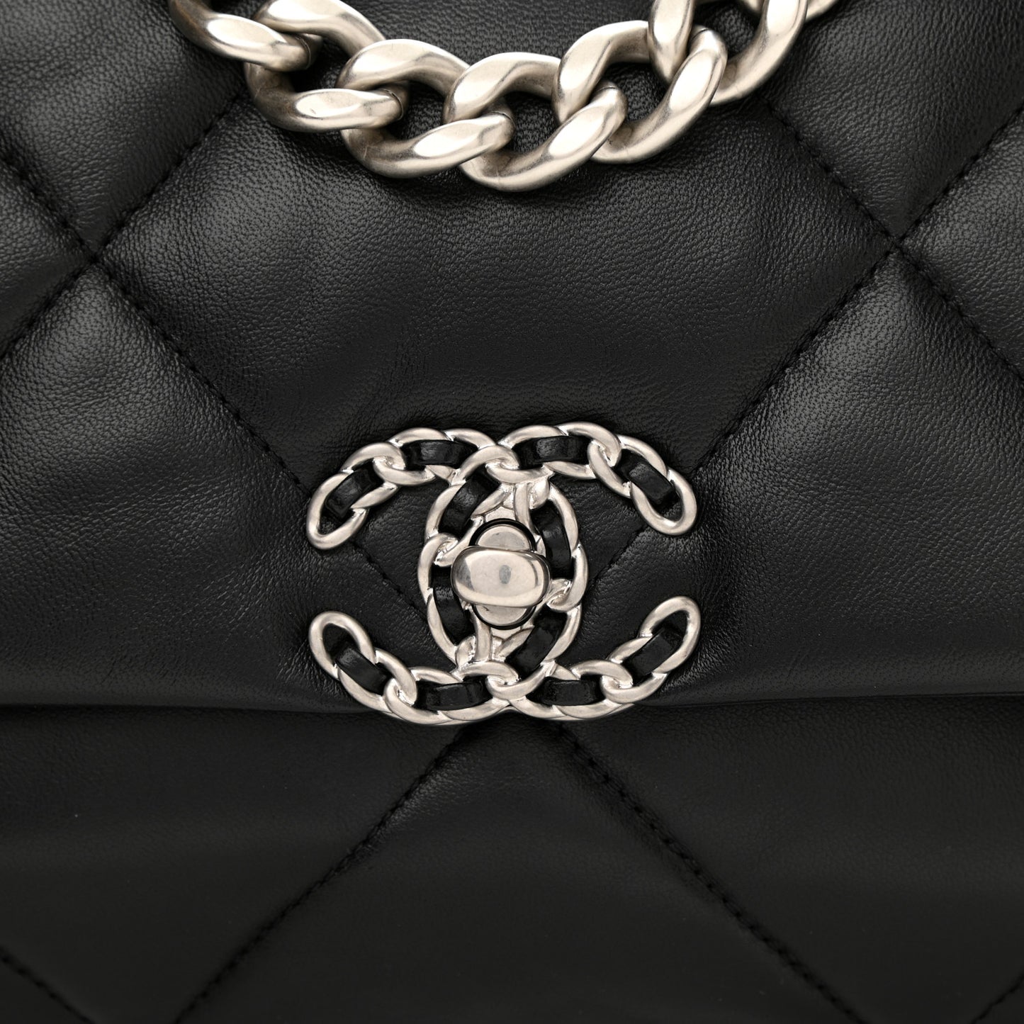 Lambskin Quilted Medium Chanel 19 Flap Black