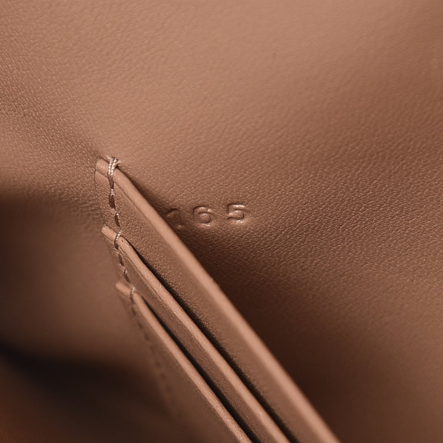 Vitello Move Envelope Wallet Cammeo