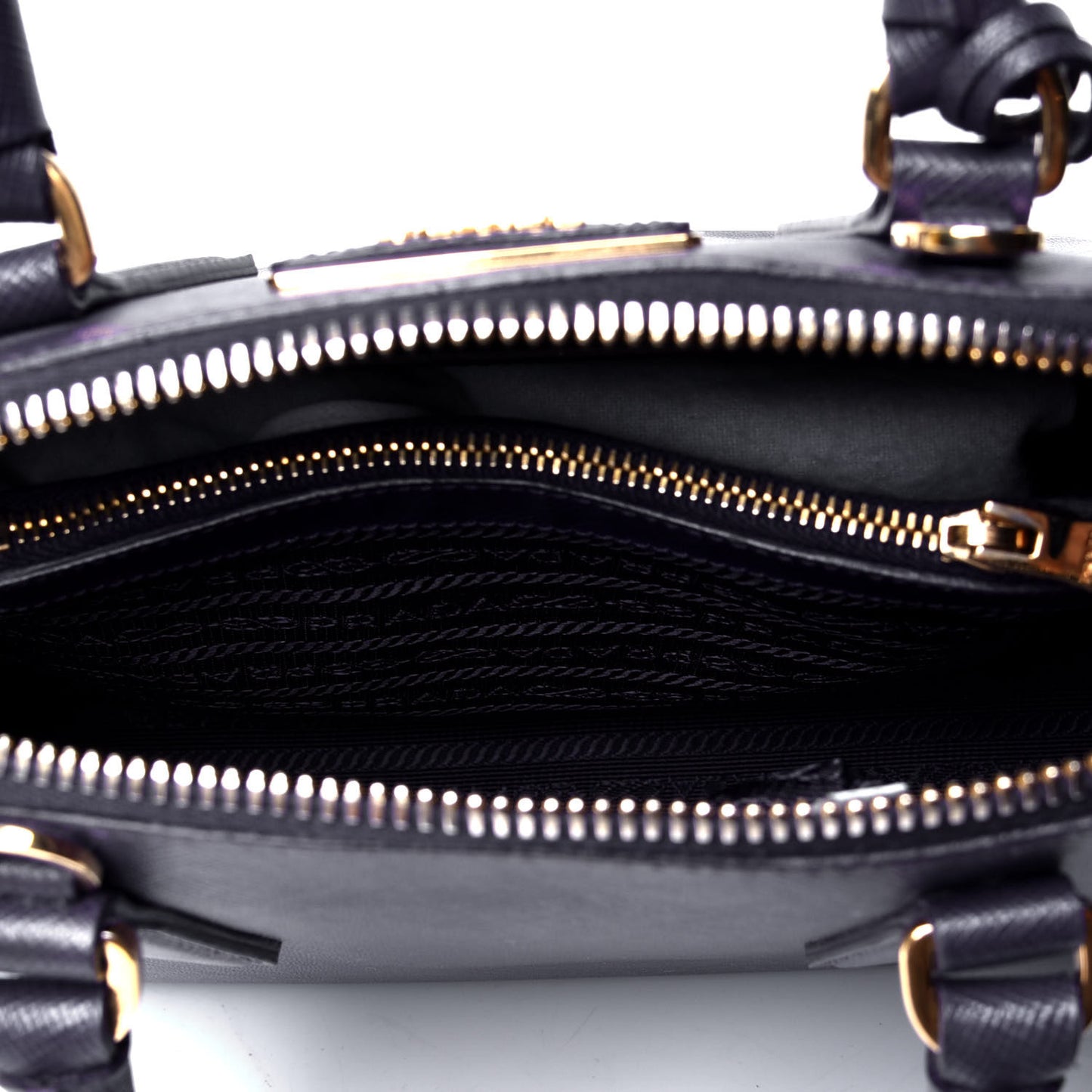 Saffiano Lux Medium Promenade Tote Uva
