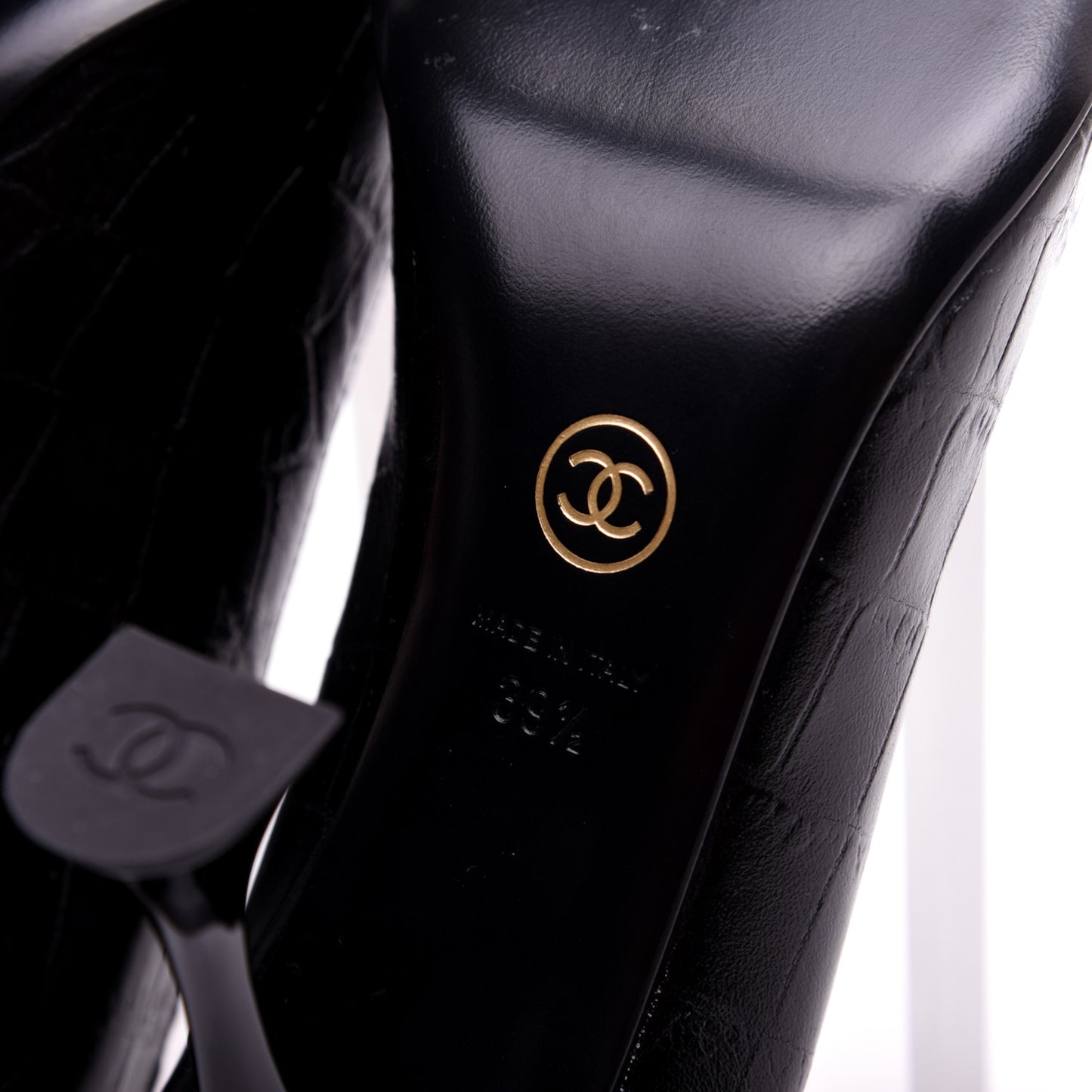 Crocodile Embossed Crumpled Patent Cap Toe Pumps 39.5 Black