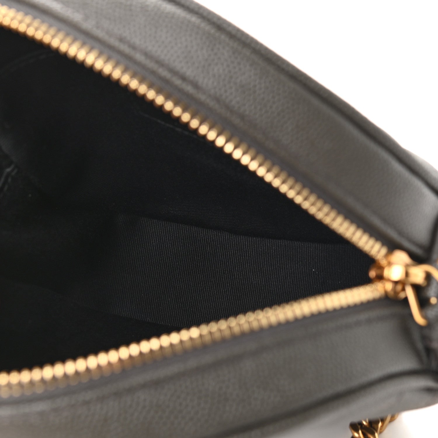 Saint Laurent Grain De Poudre Matelasse Chevron Quilted Round Vinyle Camera Bag Pebble 4 of 7