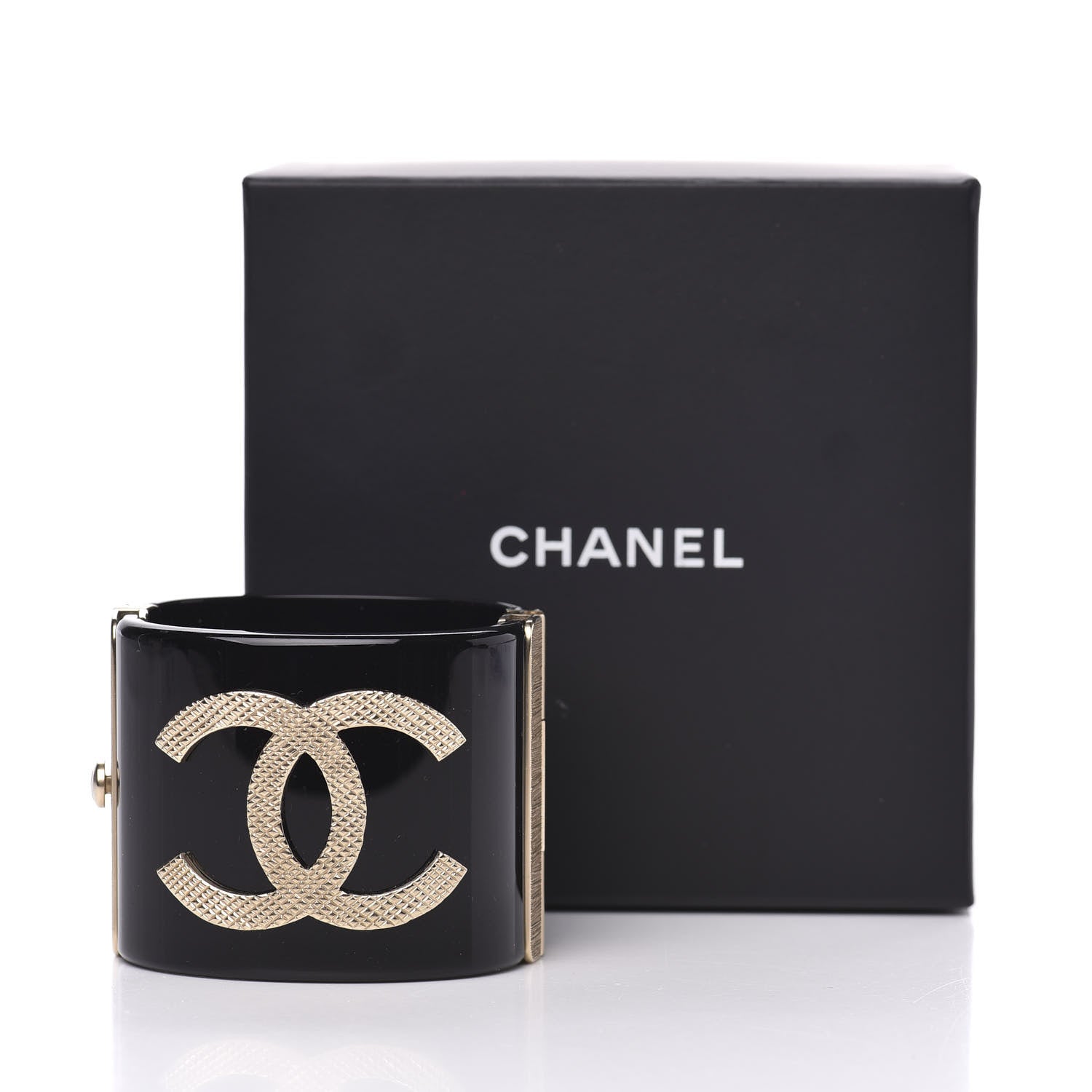 Chanel Resin CC Cuff Bracelet Black Gold 3 of 5