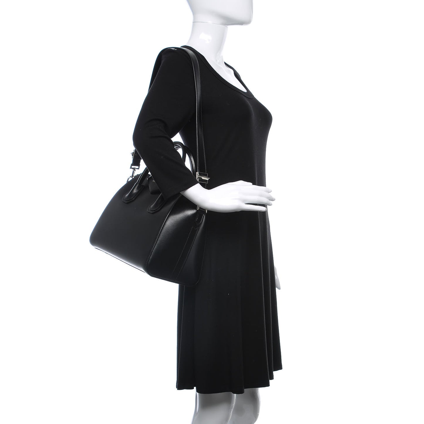 Shiny Lord Calfskin Small Antigona Black
