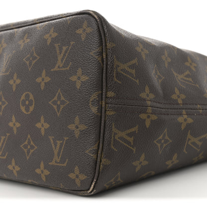 Louis Vuitton Monogram Neverfull MM 17 of 33