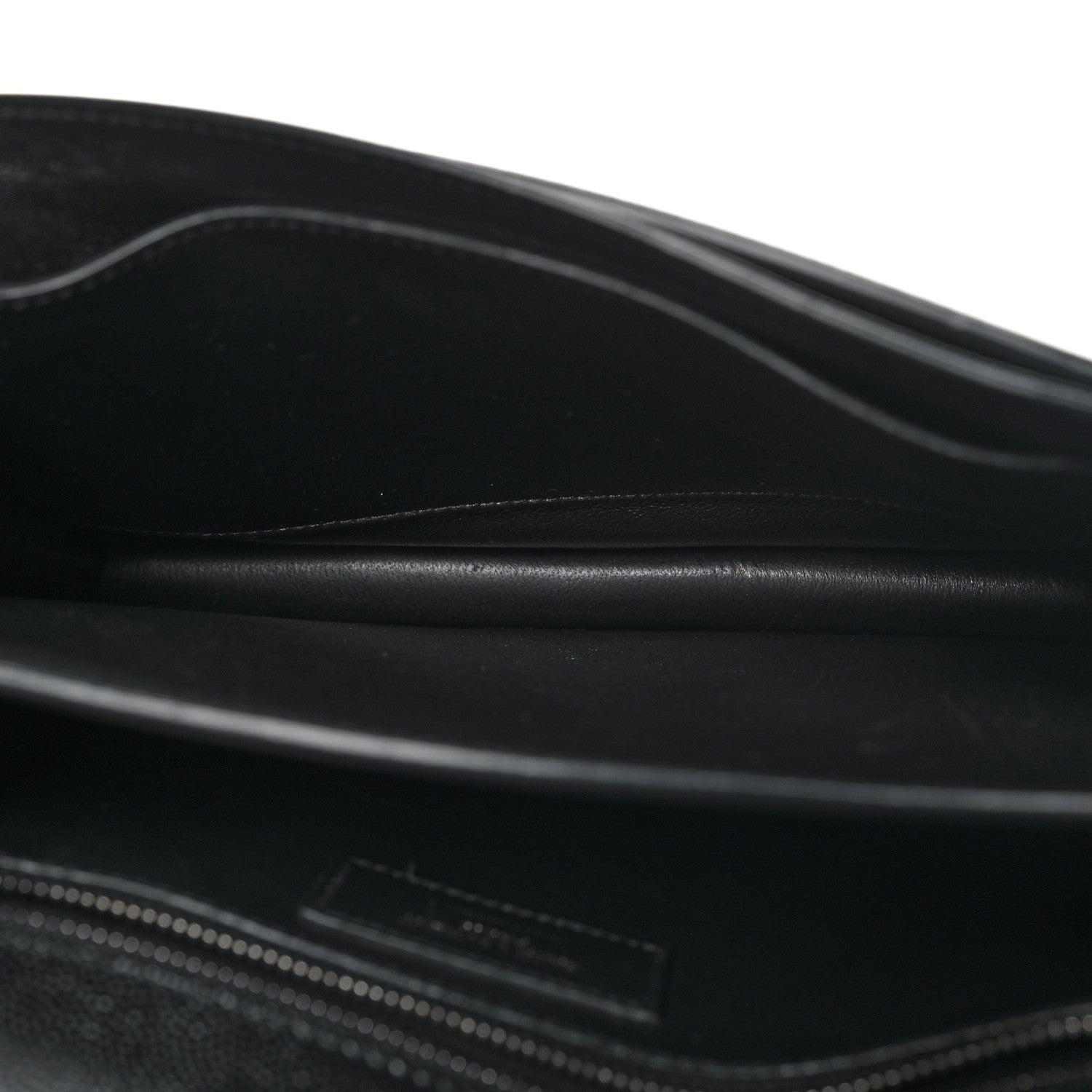 Saint Laurent Grain De Poudre Monogram Cassandra Clasp Bag Black 6 of 11
