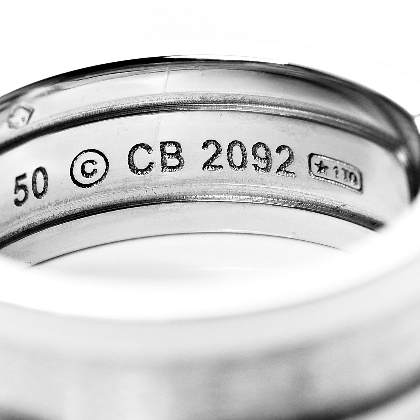 18K White Gold Diamond 6.5mm Logo De Ring 50 5.25