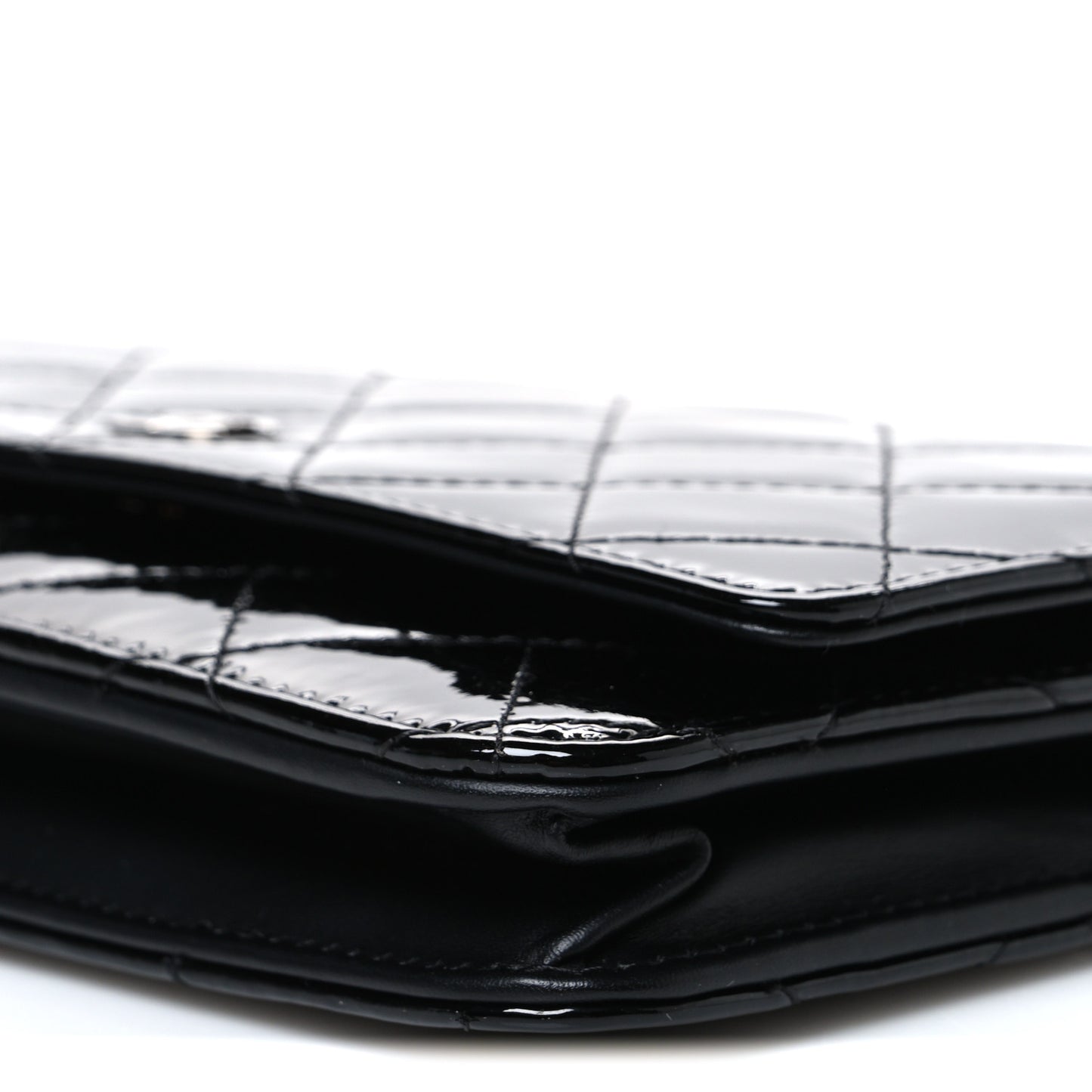 Patent Quilted Wallet On Chain WOC Black
