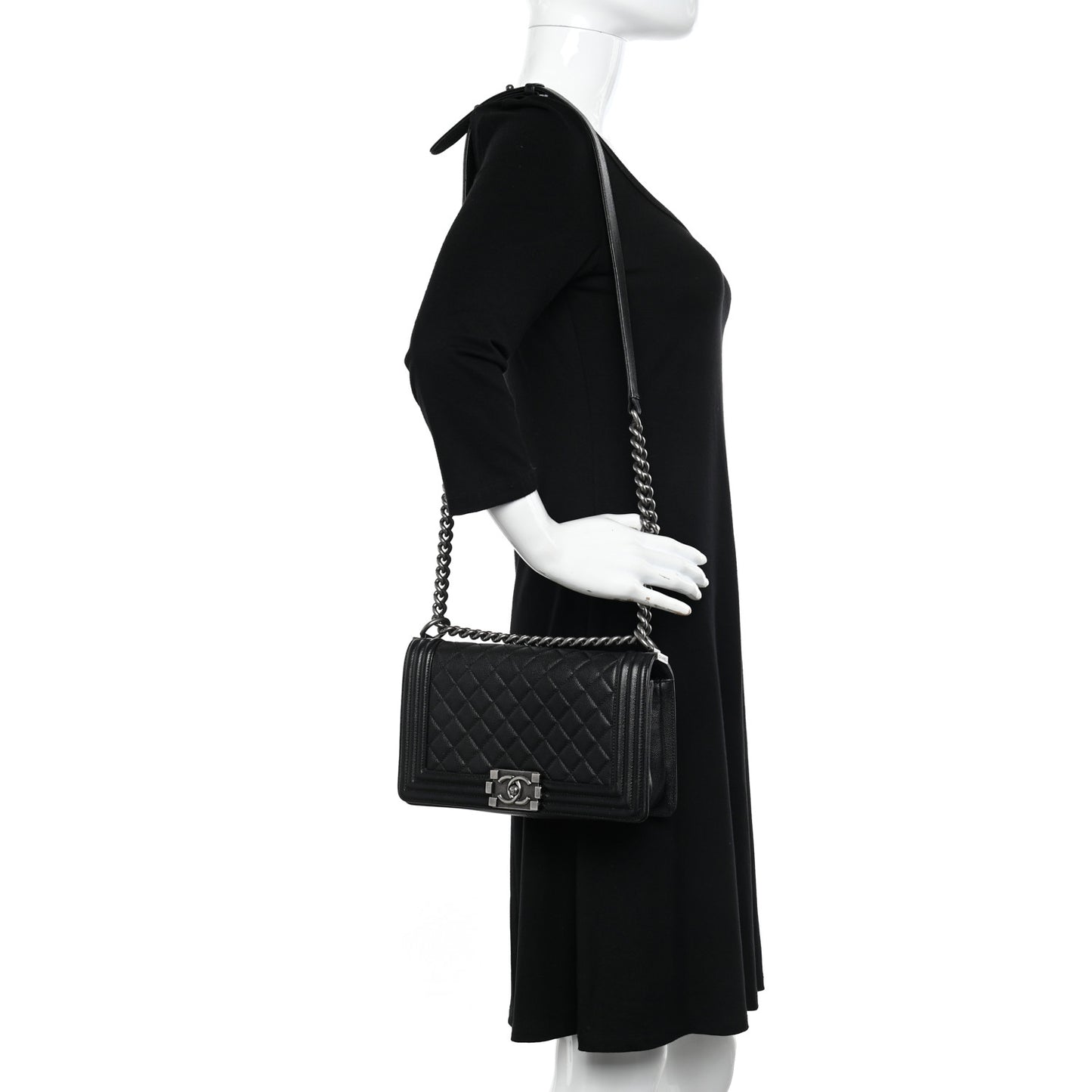 Caviar Quilted Medium Boy Flap Black