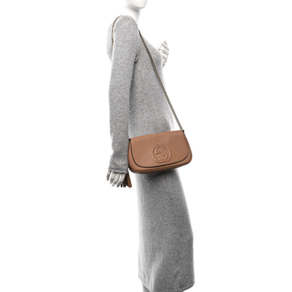 Gucci Pebbled Calfskin Medium Soho Flap Crossbody Camelia 2 of 10