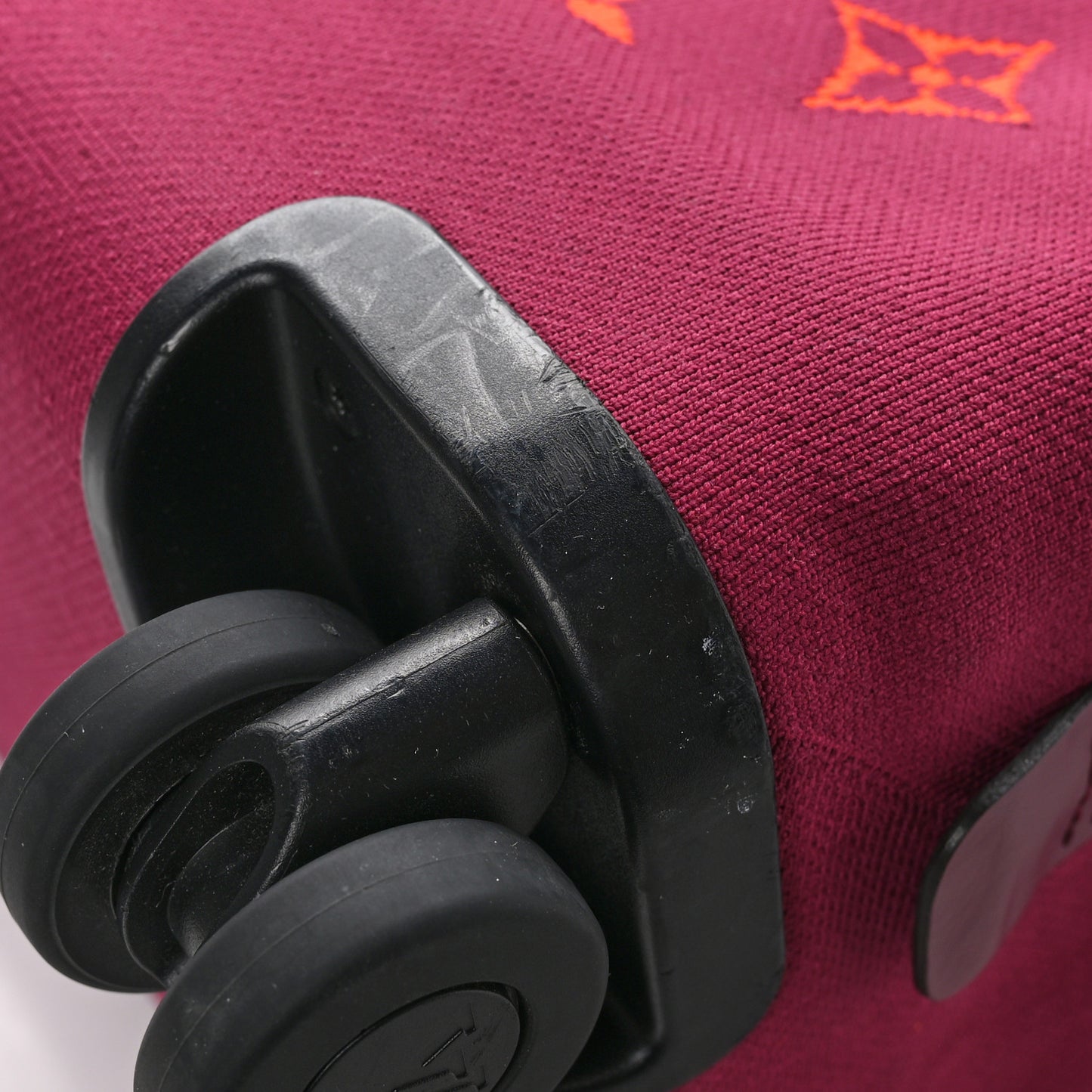 LOUIS VUITTON Knit Monogram Horizon Soft 55 Suitcase Fuchsia