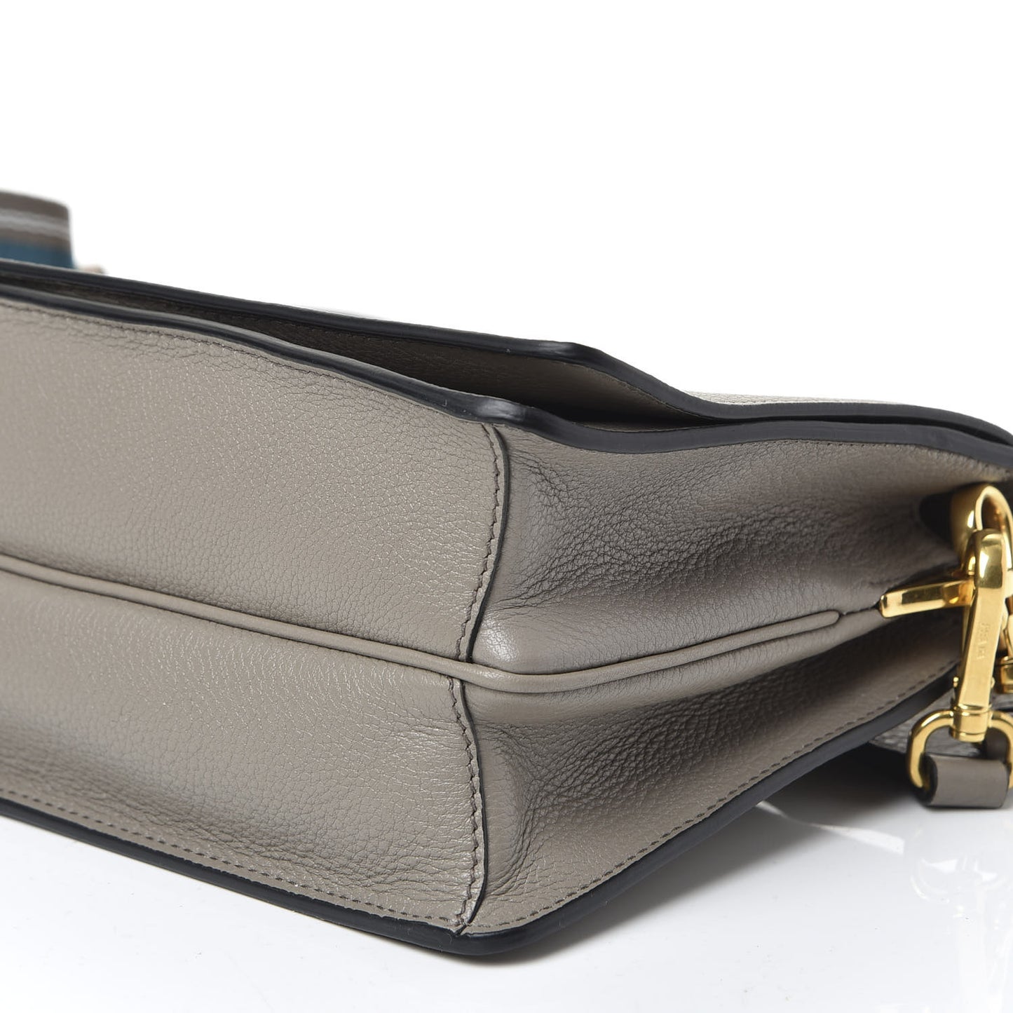 Vitello Daino Flap Crossbody Argilla