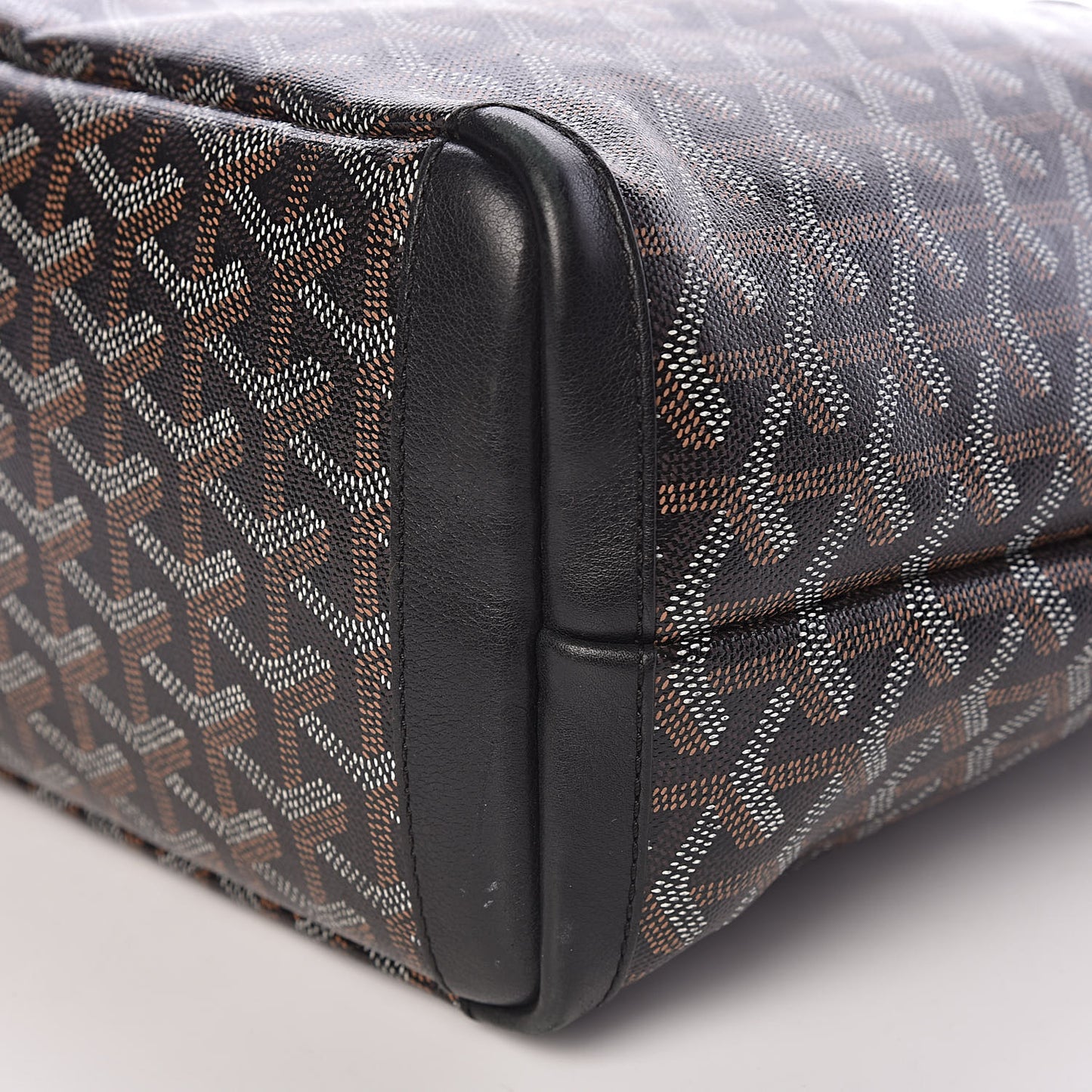Goyardine Artois PM Black