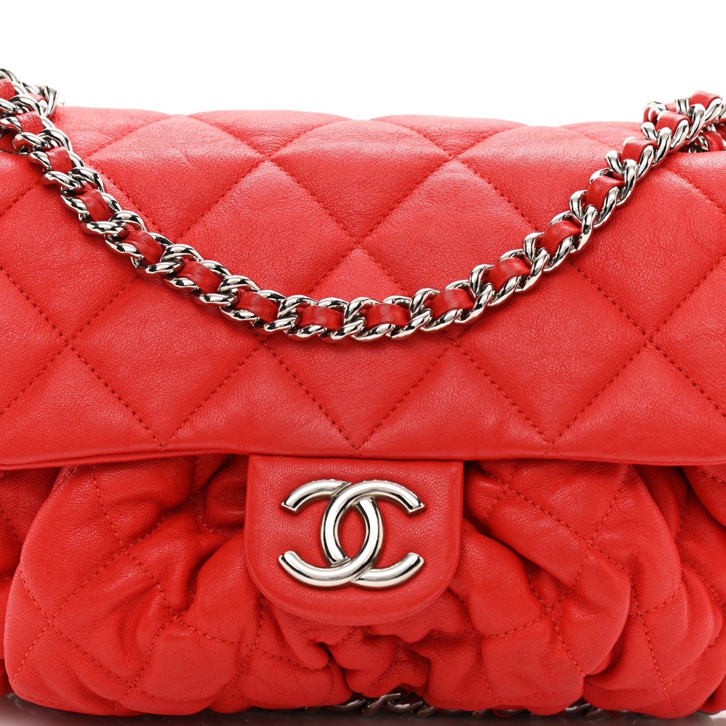 Washed Lambskin Quilted Medium Chain Around Messenger Red