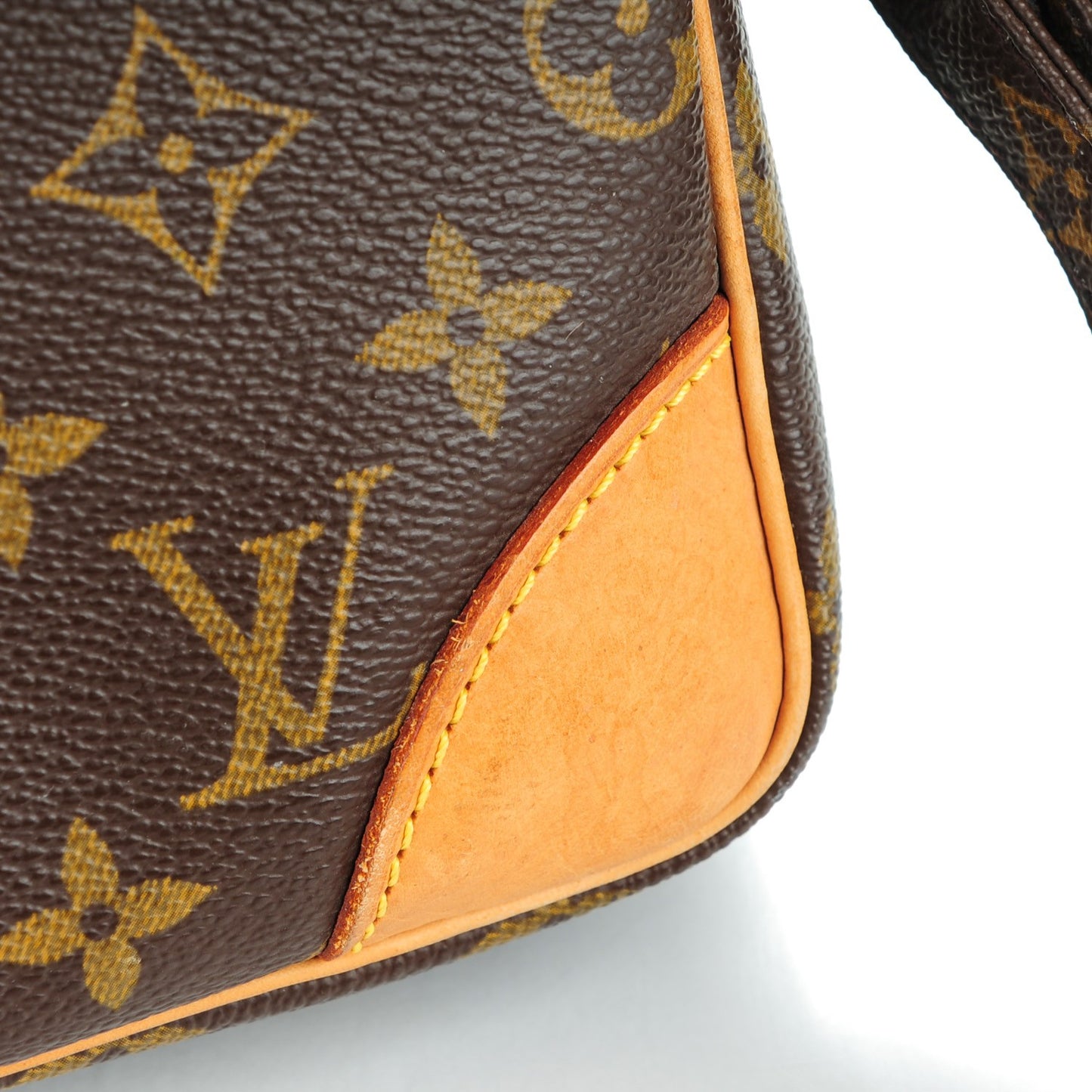 Monogram Pochette Marly Dragonne 26