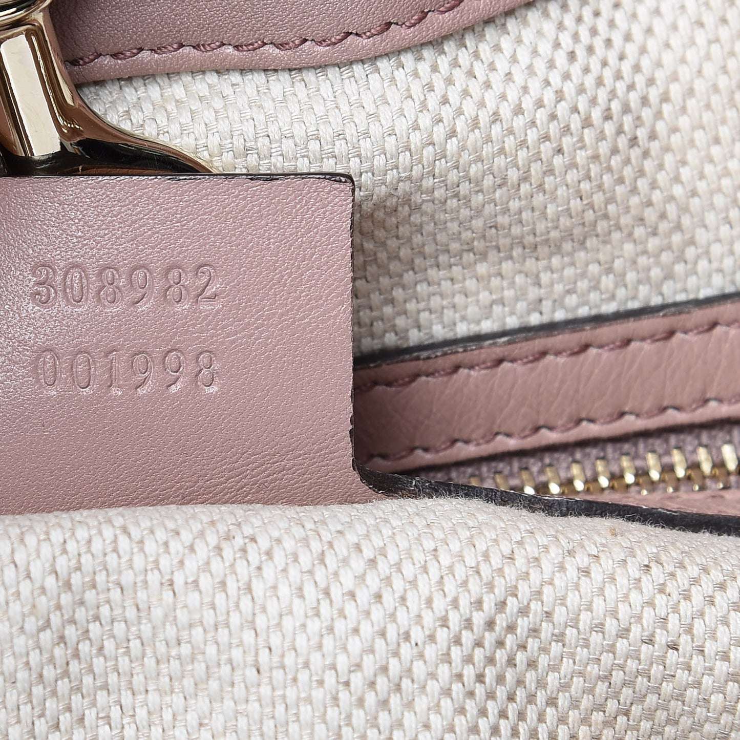 Patent Medium Soho Chain Shoulder Bag Dark Cipria