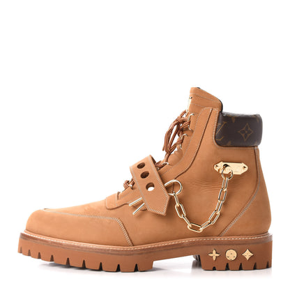 Louis Vuitton Suede Calfskin Monogram Mens Creeper Ankle Boots 9 Beige 1 of 7