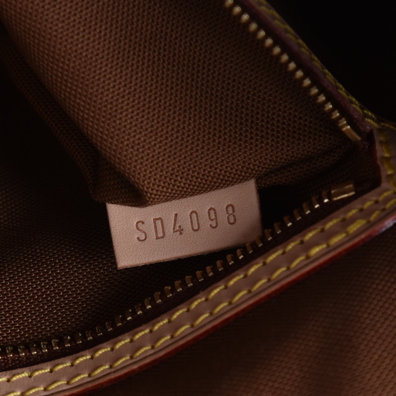 Louis Vuitton Monogram Batignolles Horizontal 7 of 7