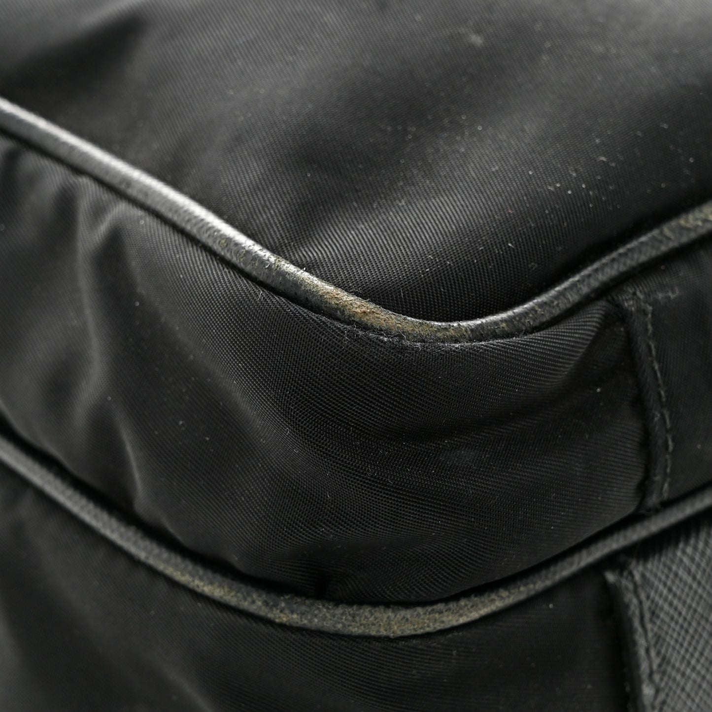 Tessuto Nylon Saffiano Front Pocket Zip Messenger Black