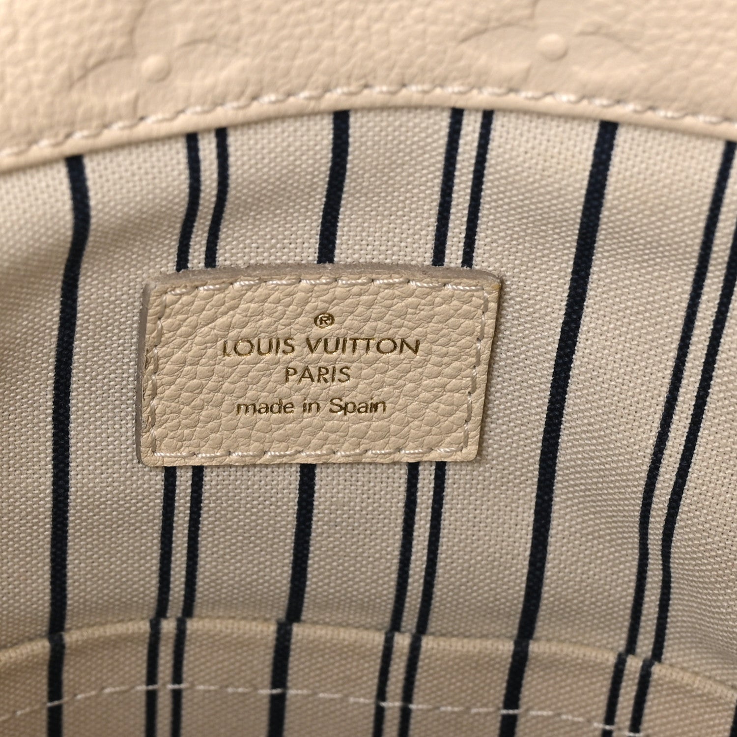 Louis Vuitton Empreinte Artsy MM Neige 6 of 12