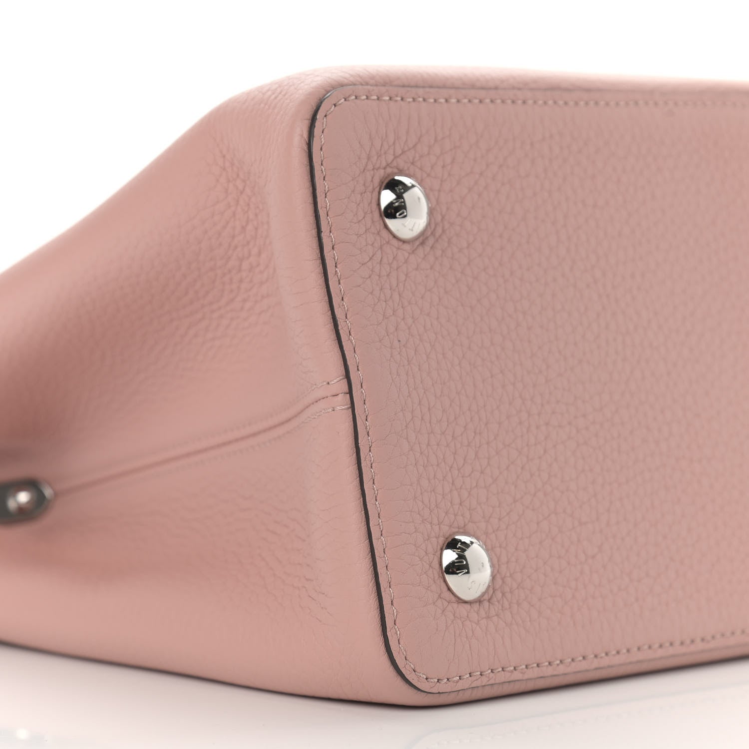 Louis Vuitton Taurillon Capucines MM Magnolia 8 of 11