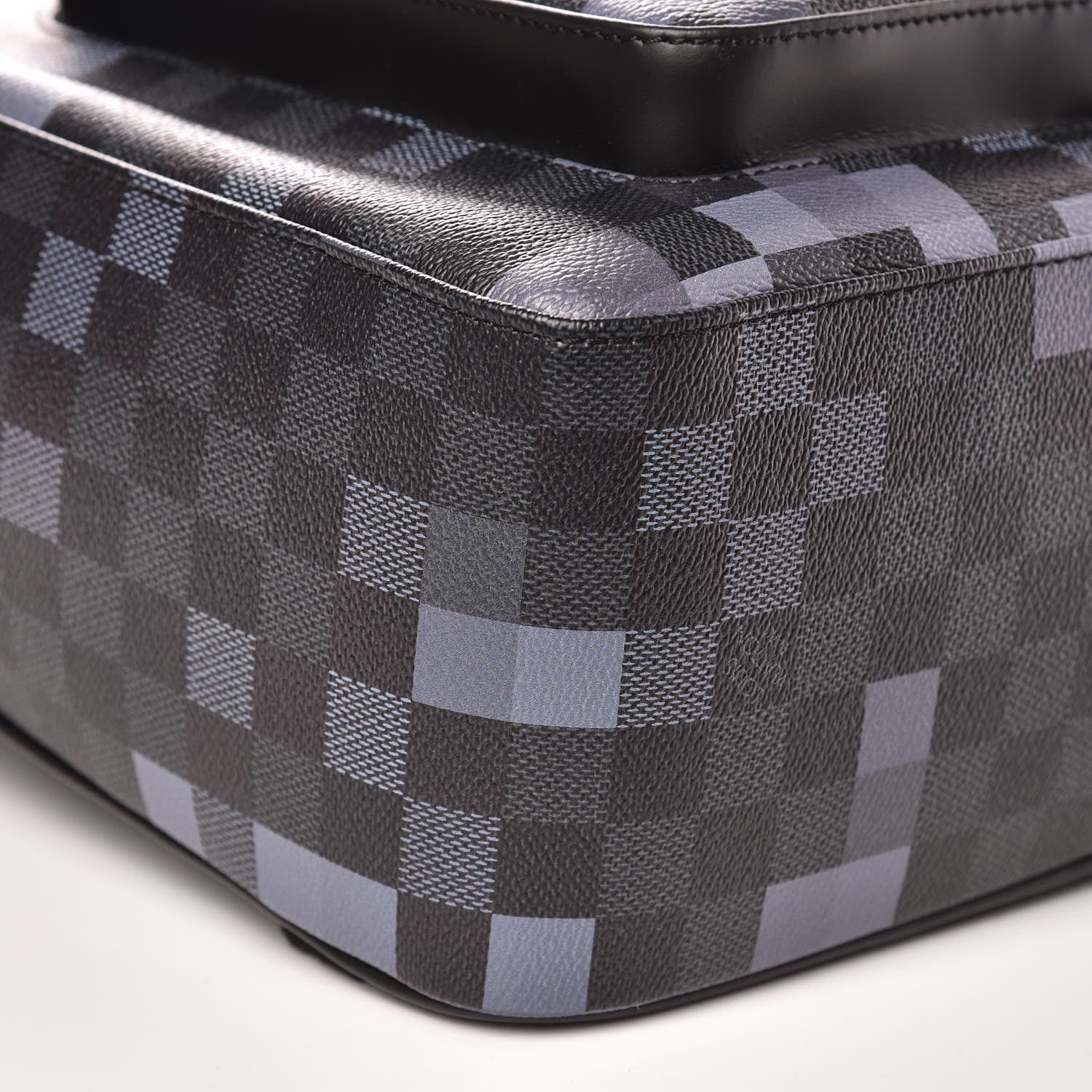 Louis Vuitton Damier Graphite Pixel Josh Backpack Gris 5 of 9