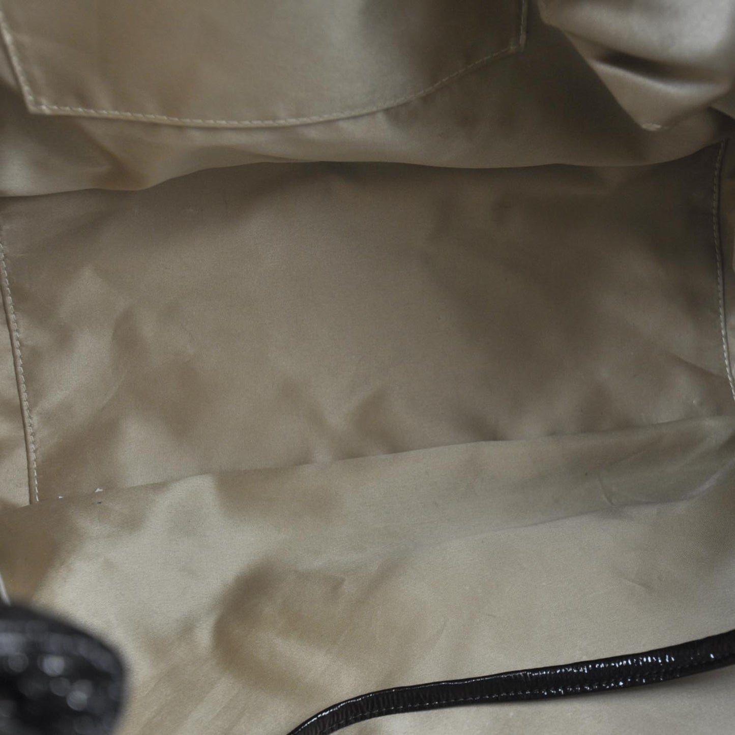 Vinyl XL Rock and Chain Flap Black