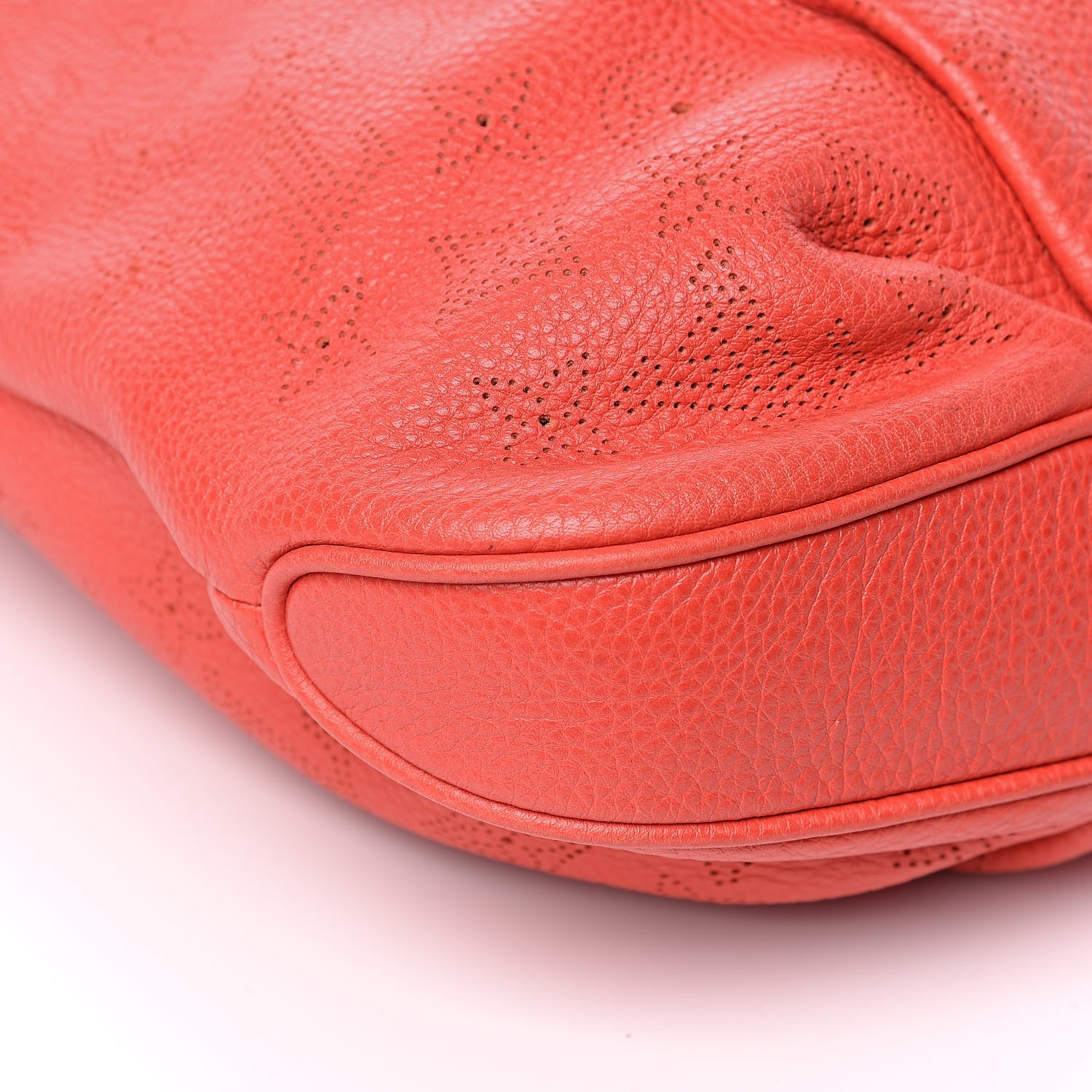 Louis Vuitton Mahina Selene MM Corail 9 of 10
