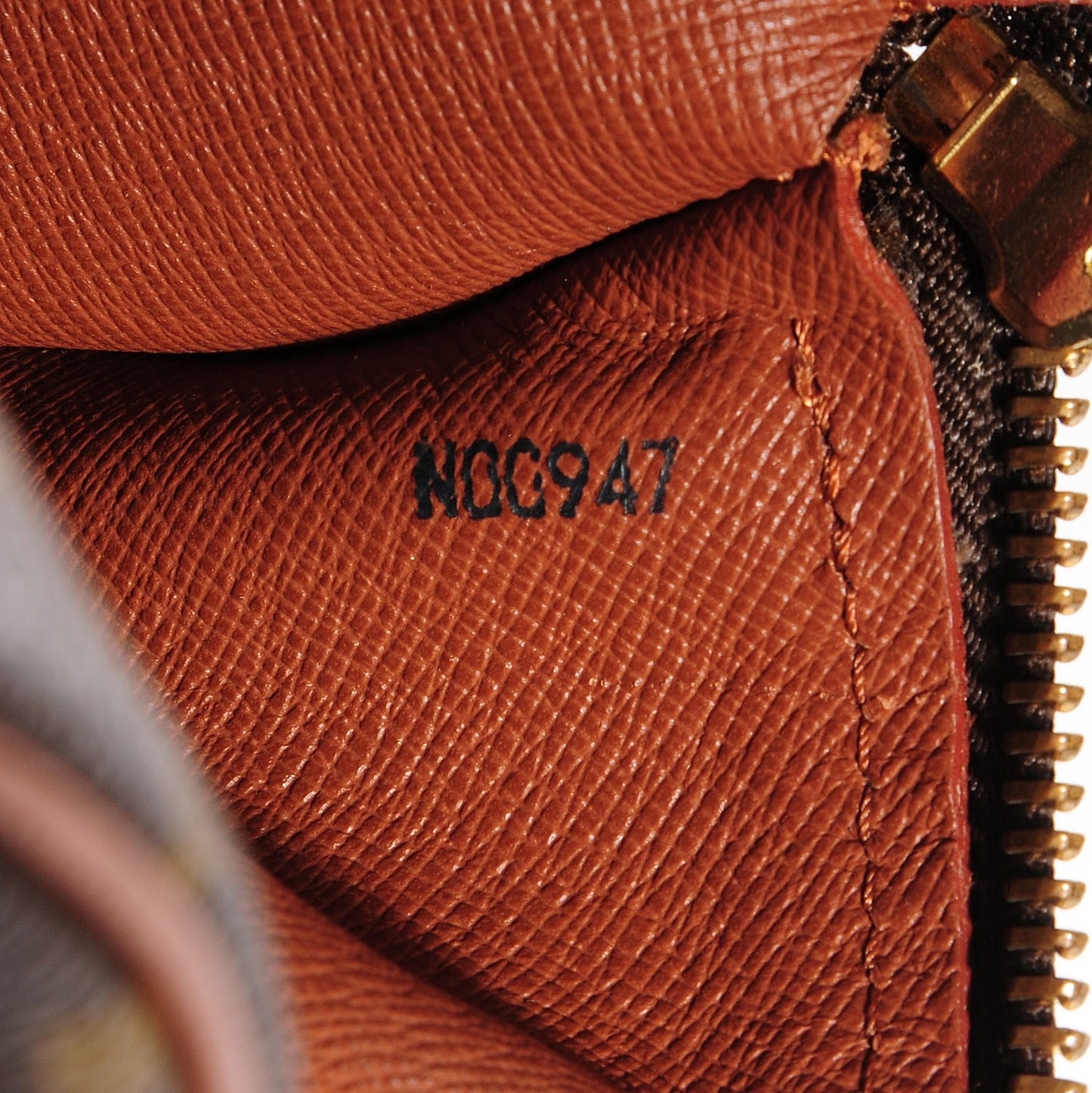 Monogram Papillon 26