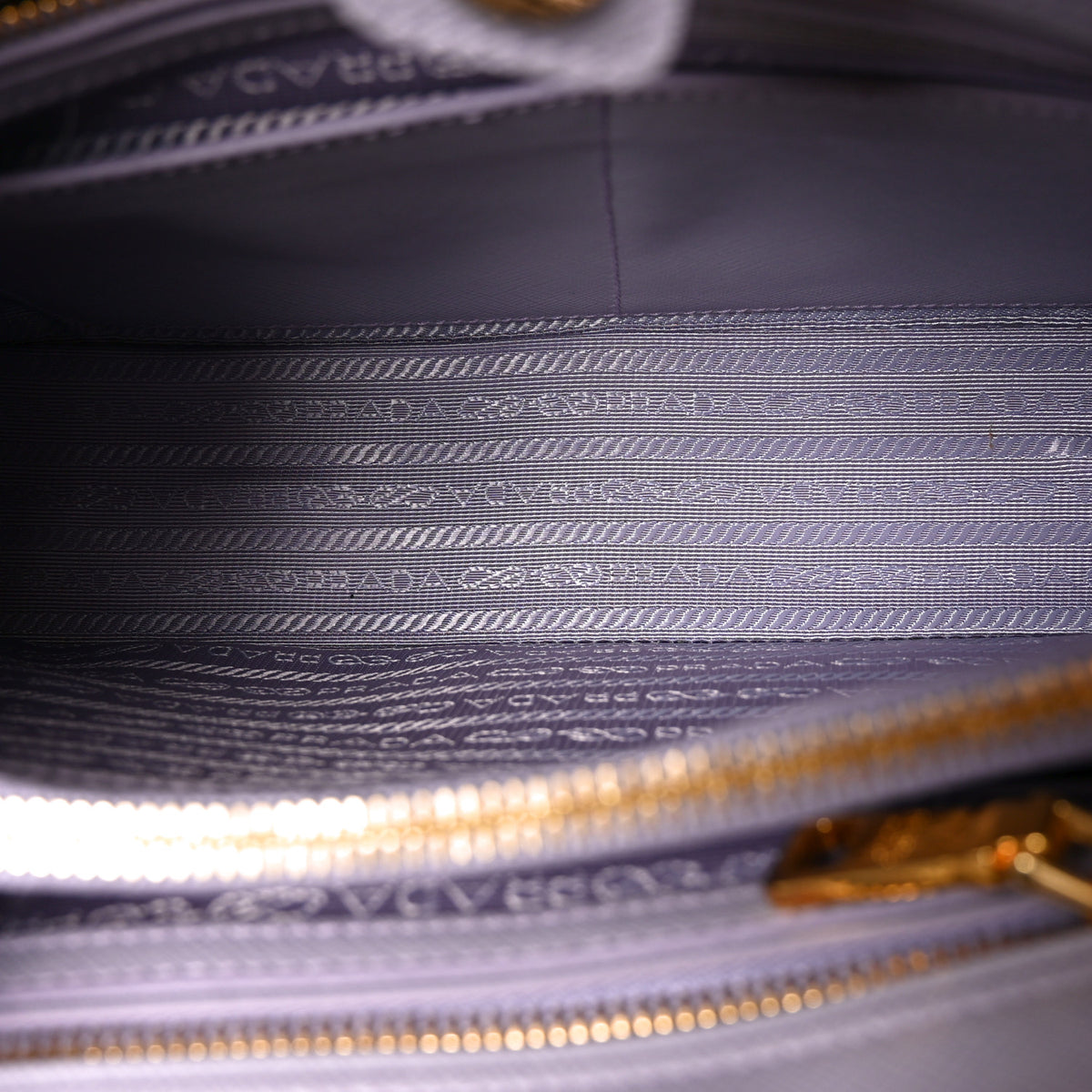 Saffiano Lux Medium Open Promenade Tote Glicine