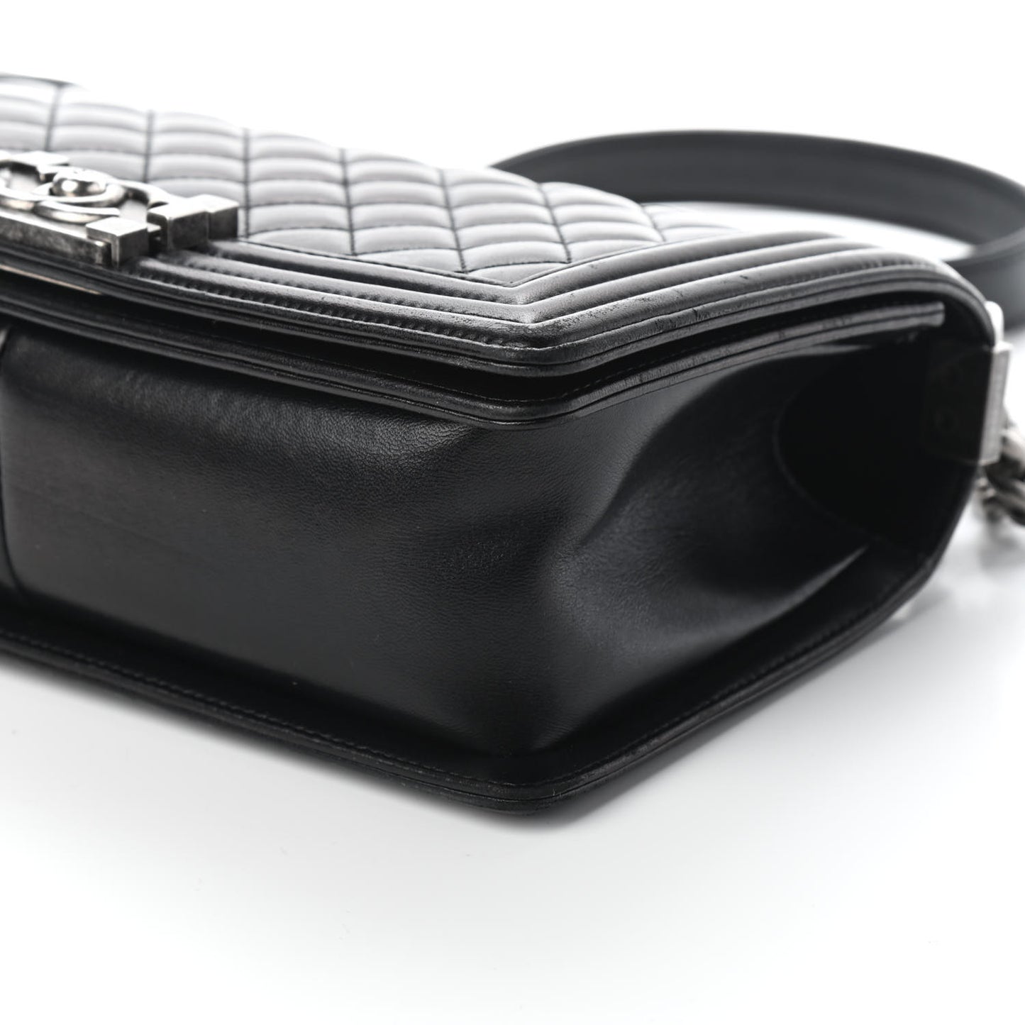 Lambskin Quilted Medium Boy Flap Black