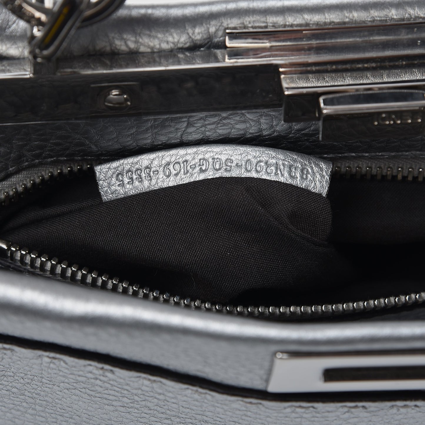 Cuoio Romano Lux Selleria Medium Peekaboo Iconic Satchel Argento