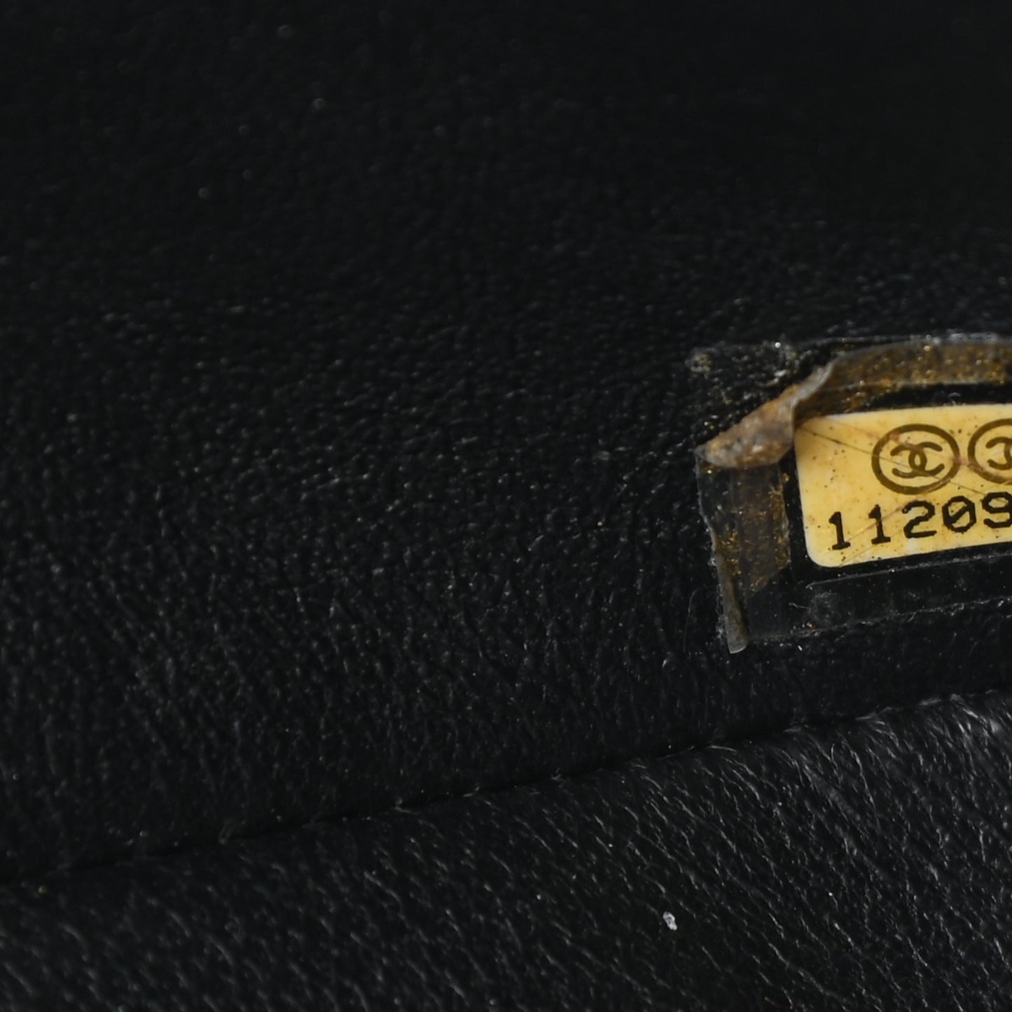 Caviar Quilted East West Flap Black