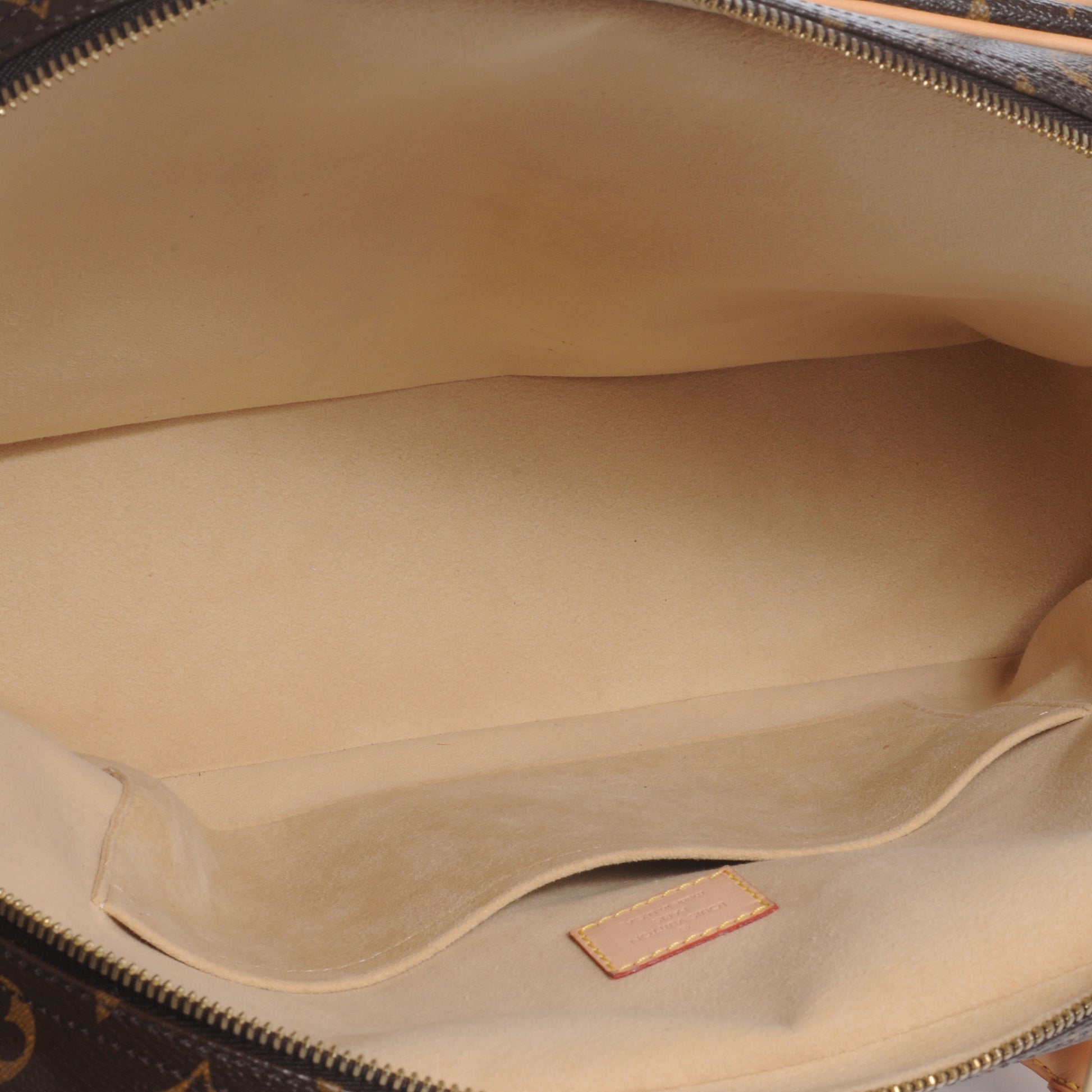 Louis Vuitton Monogram Manhattan GM 7 of 7