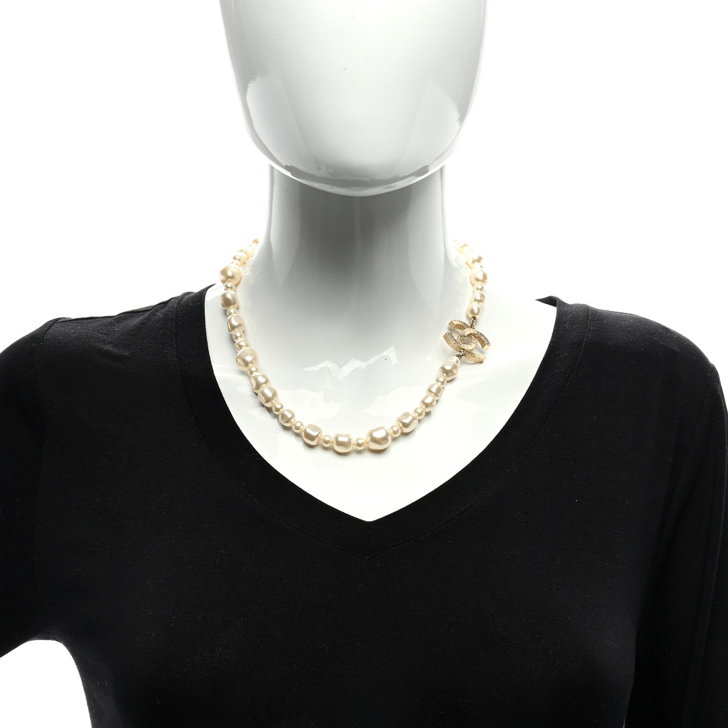 Graduated Pearl CC Short Necklace Gold