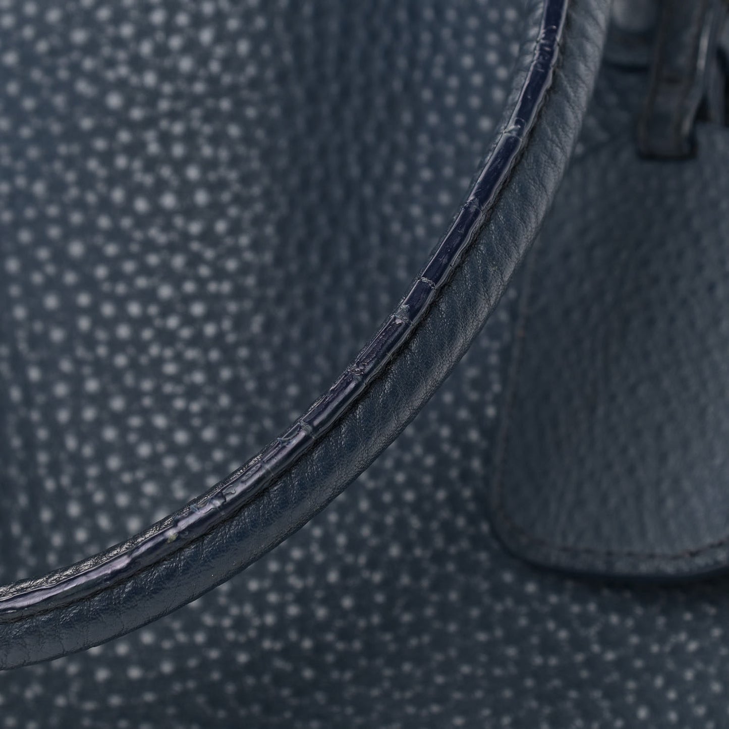 Vitello Daino Shoulder Bag Bluette
