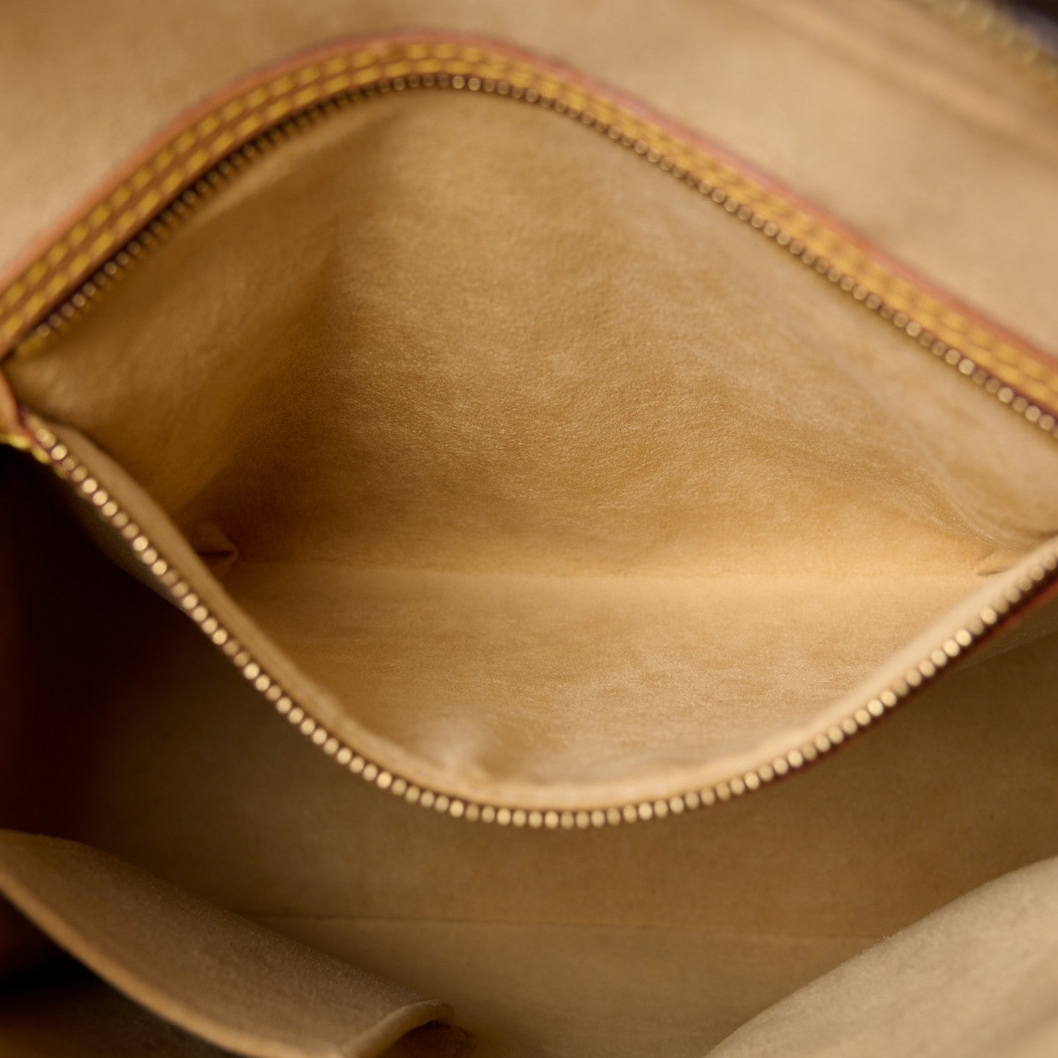 Louis Vuitton Monogram Looping GM 6 of 14